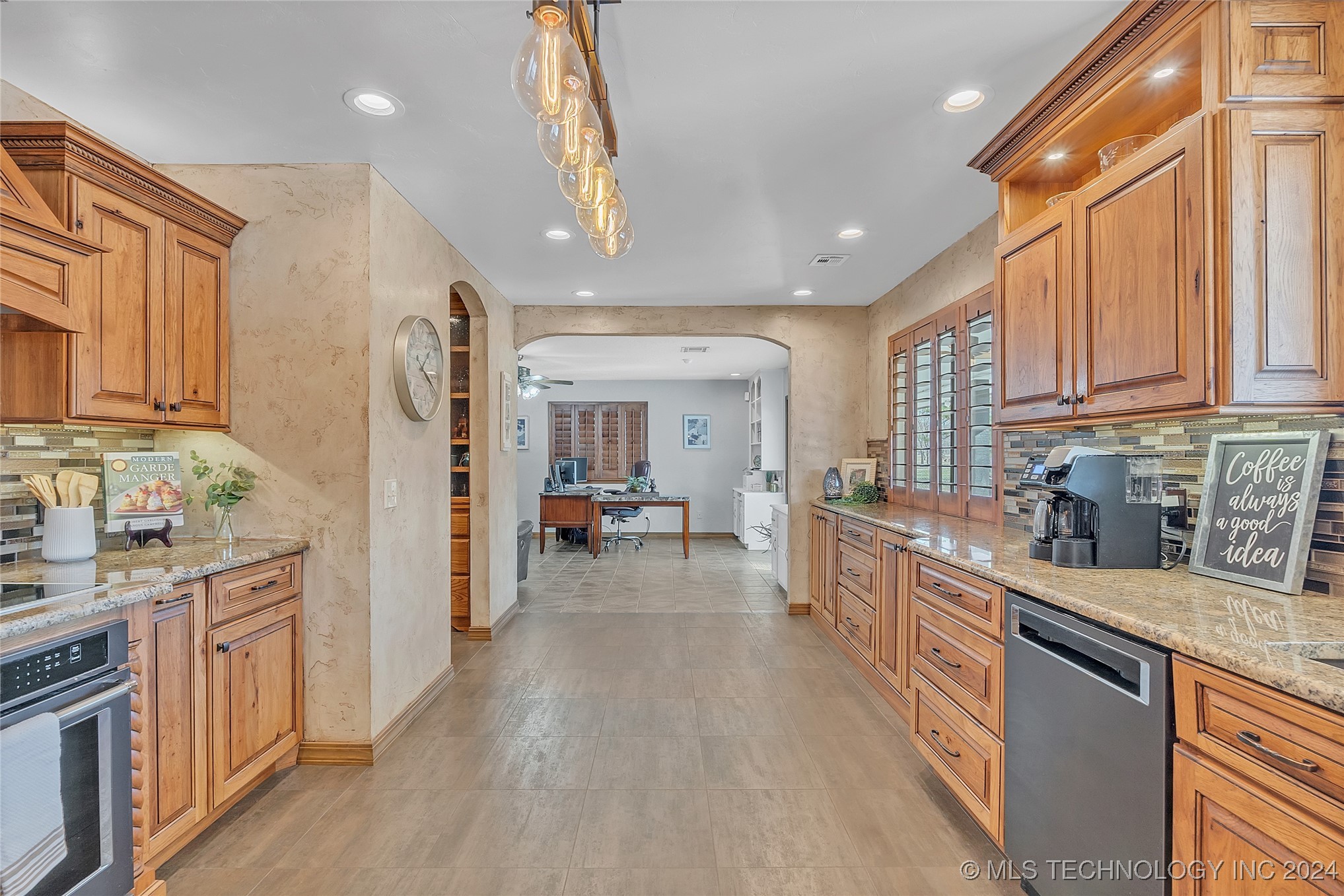 14802 E 64 Highway S Property Photo 19