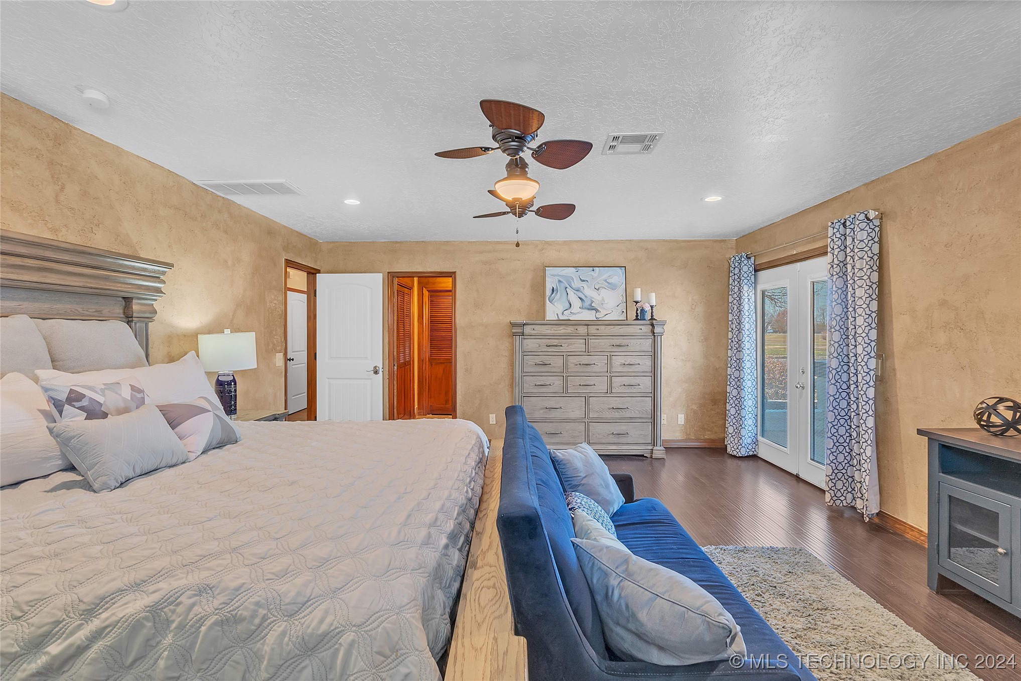 14802 E 64 Highway S Property Photo 32