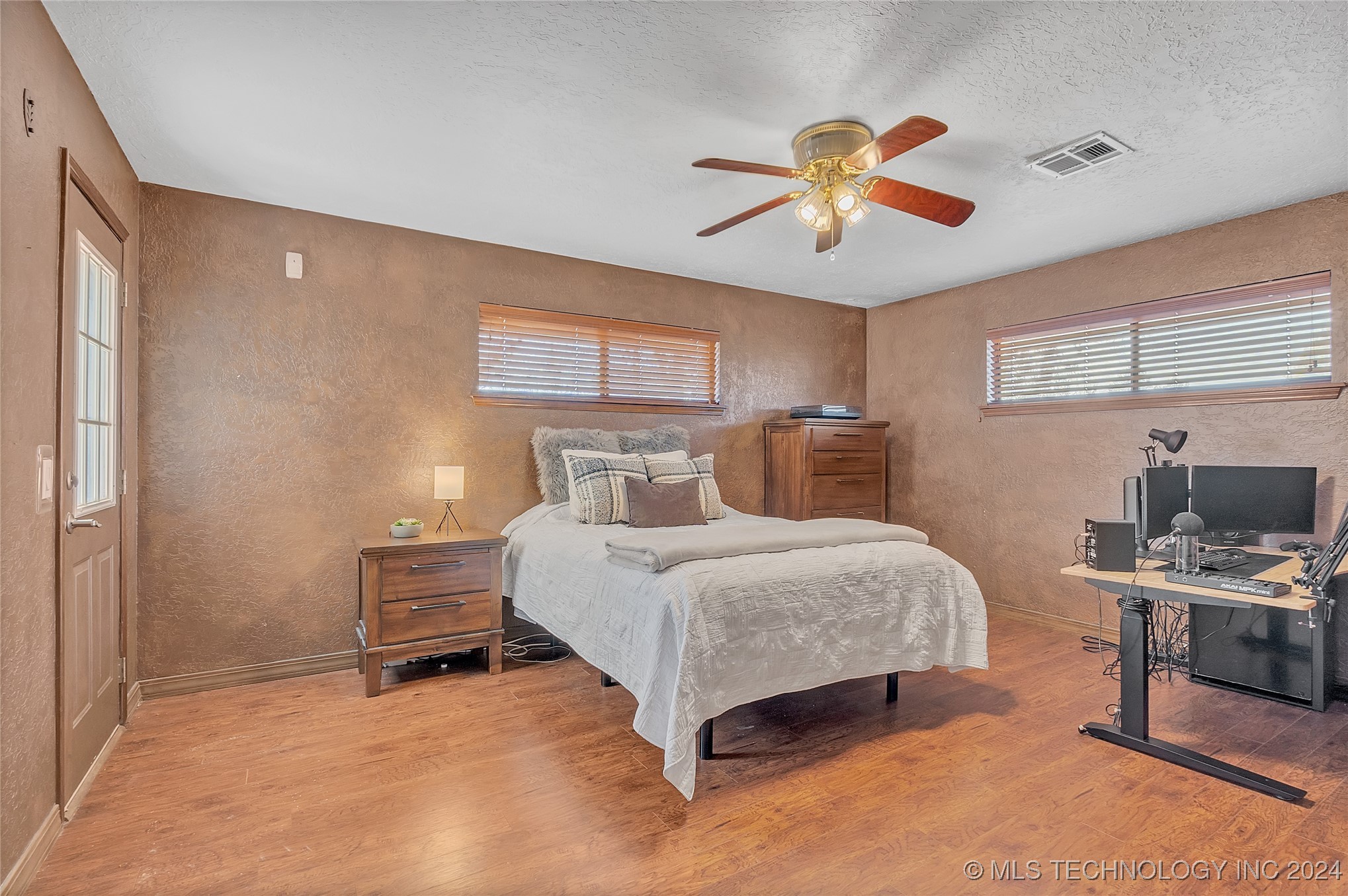 14802 E 64 Highway S Property Photo 38