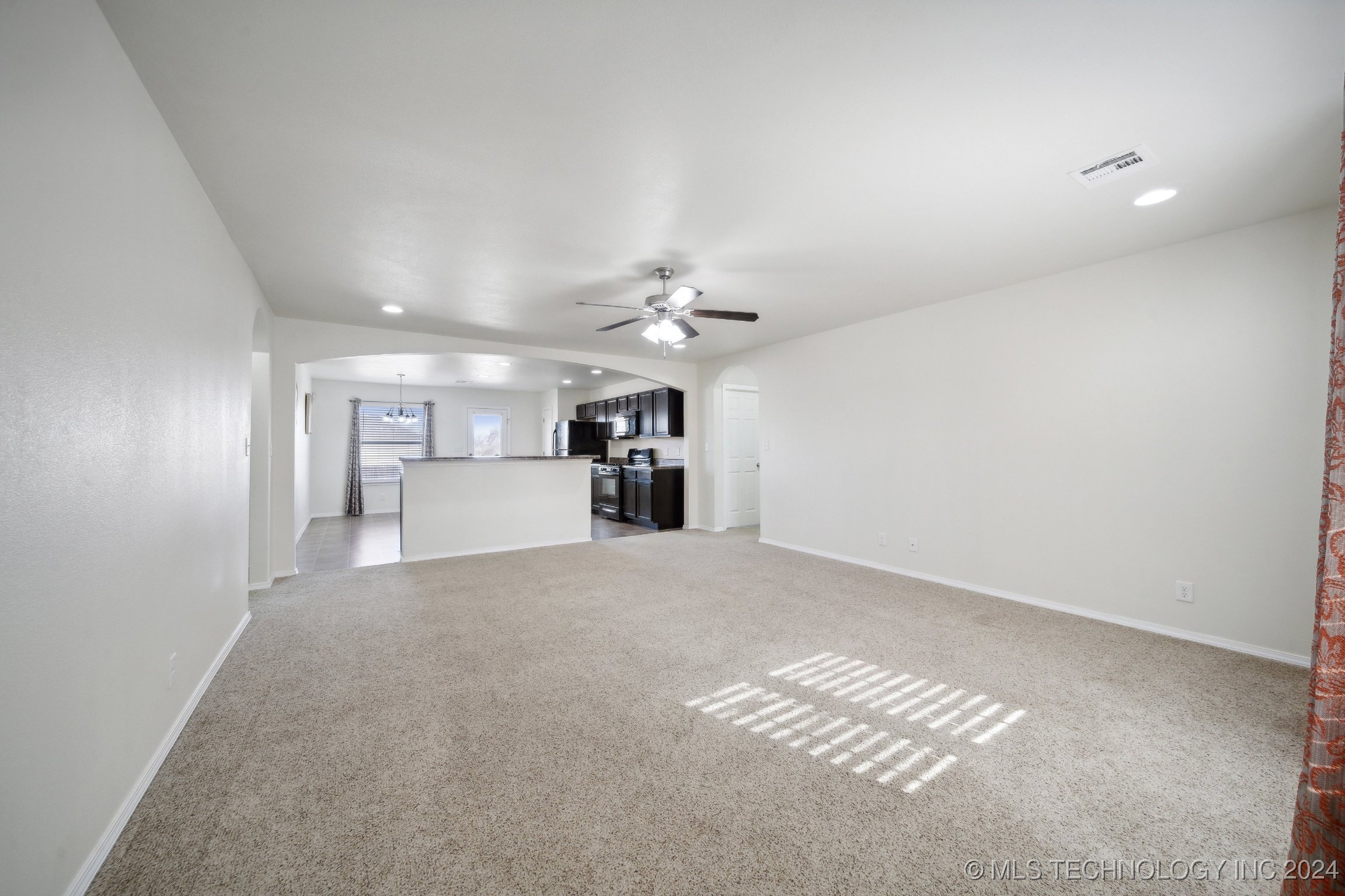 2708 W Imperial Street Property Photo 3
