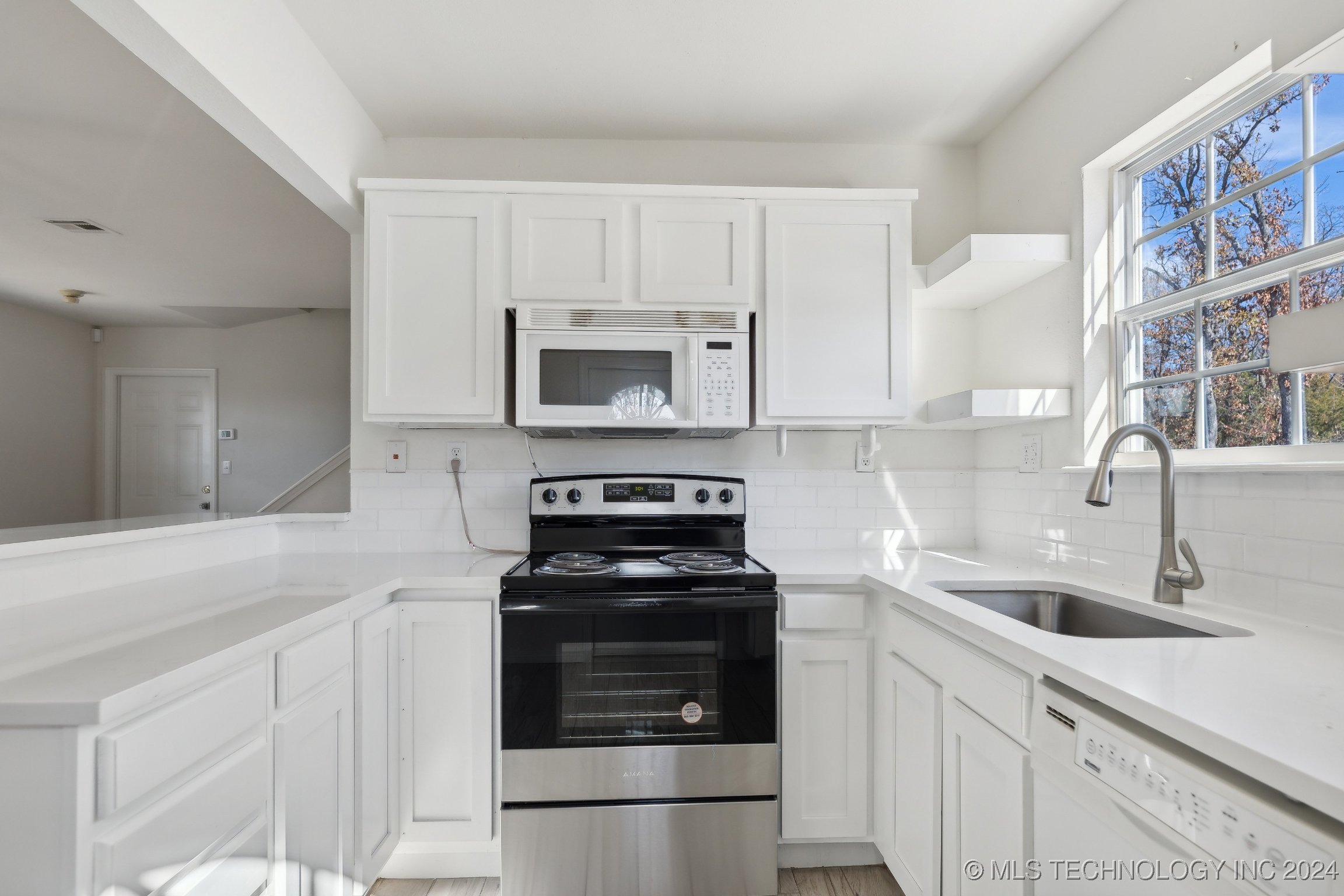 13368 W 81st Street S Property Photo 8