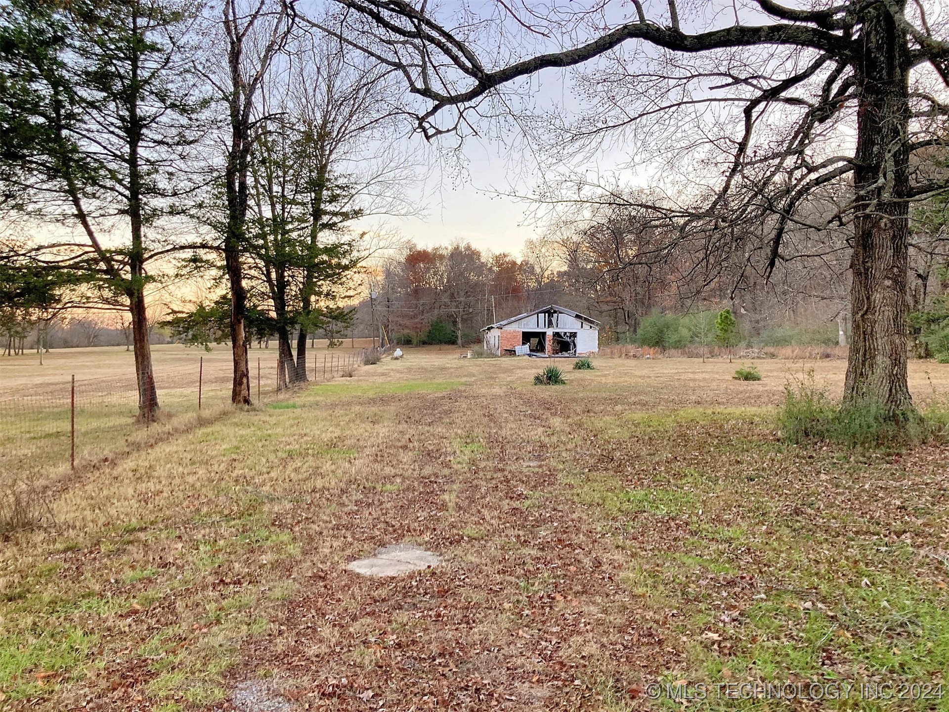 20117 E 781 Road Property Photo 1