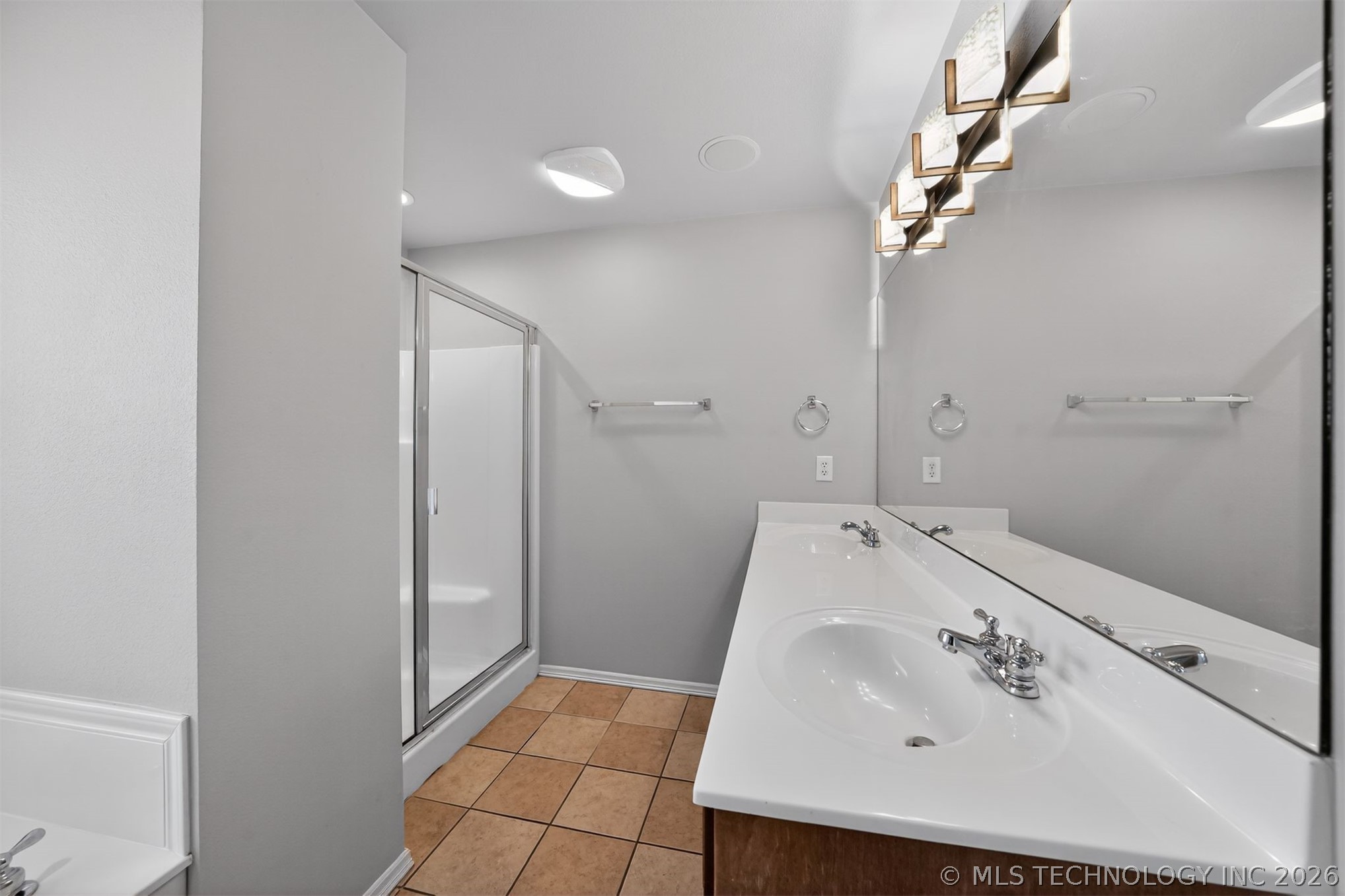 11717 S Vine Place W Property Photo 19