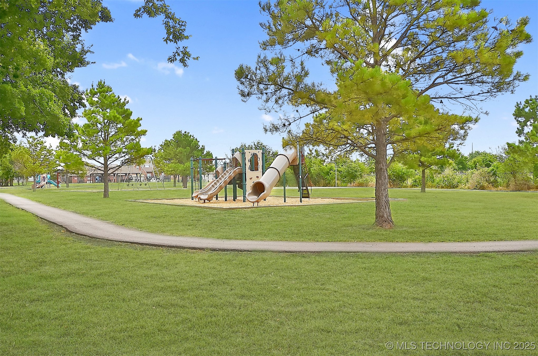 20338 E 32nd Place Property Photo 14