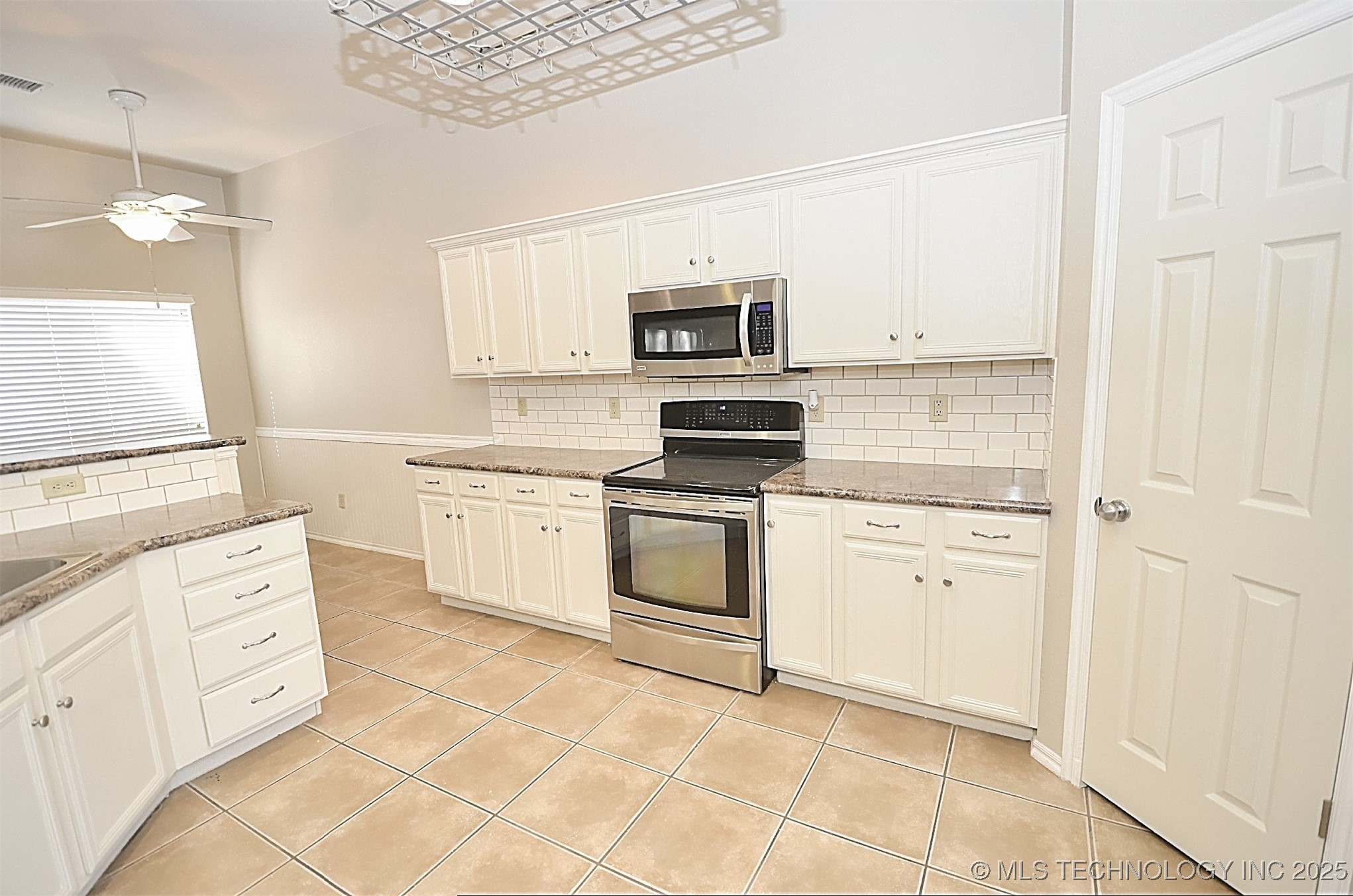 20338 E 32nd Place Property Photo 17