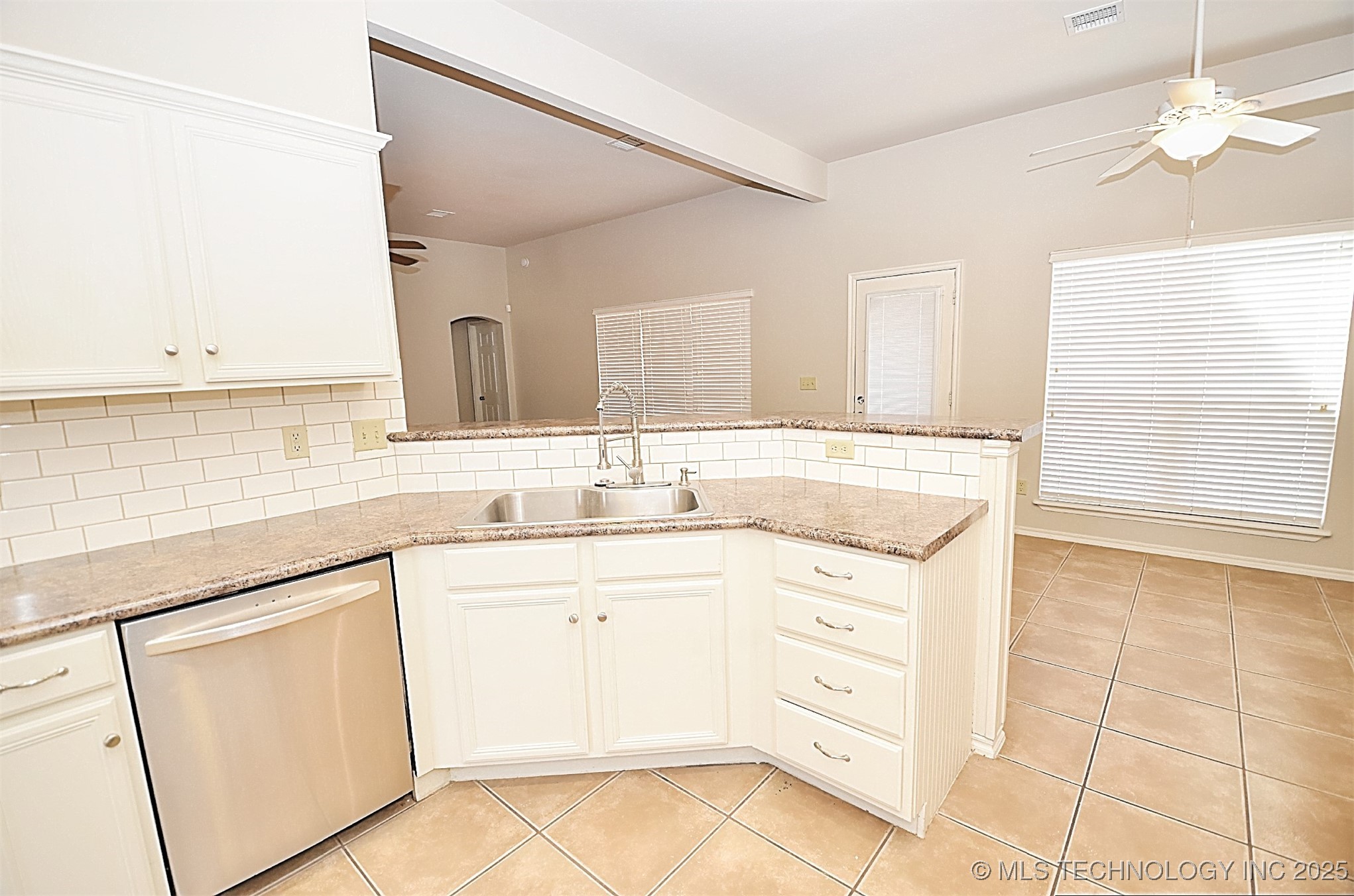 20338 E 32nd Place Property Photo 18