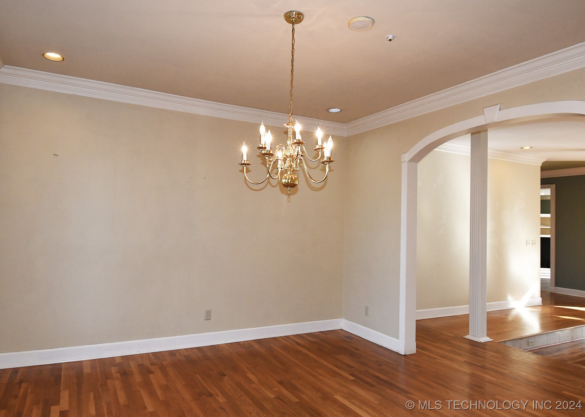 400 E Taylor Drive Property Photo 9