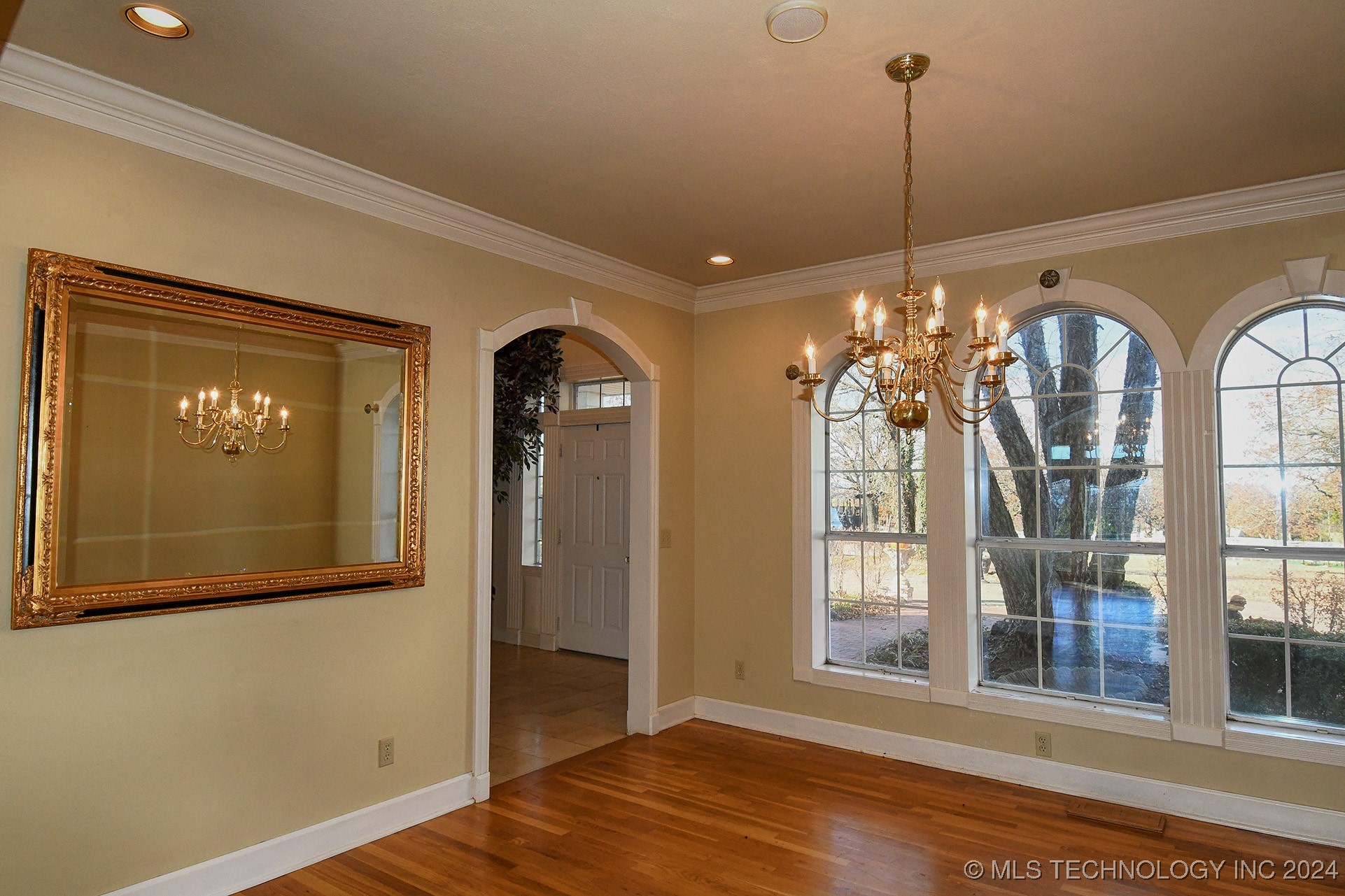 400 E Taylor Drive Property Photo 11