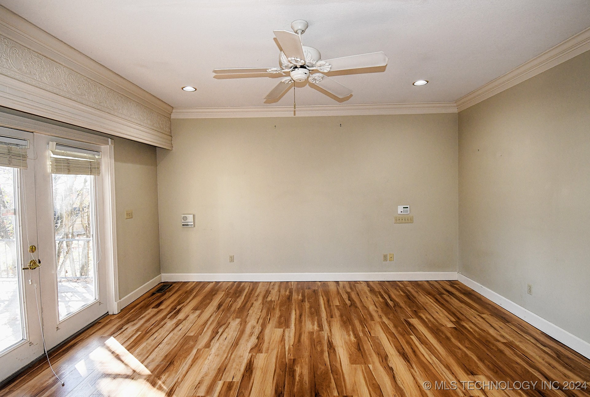 400 E Taylor Drive Property Photo 13