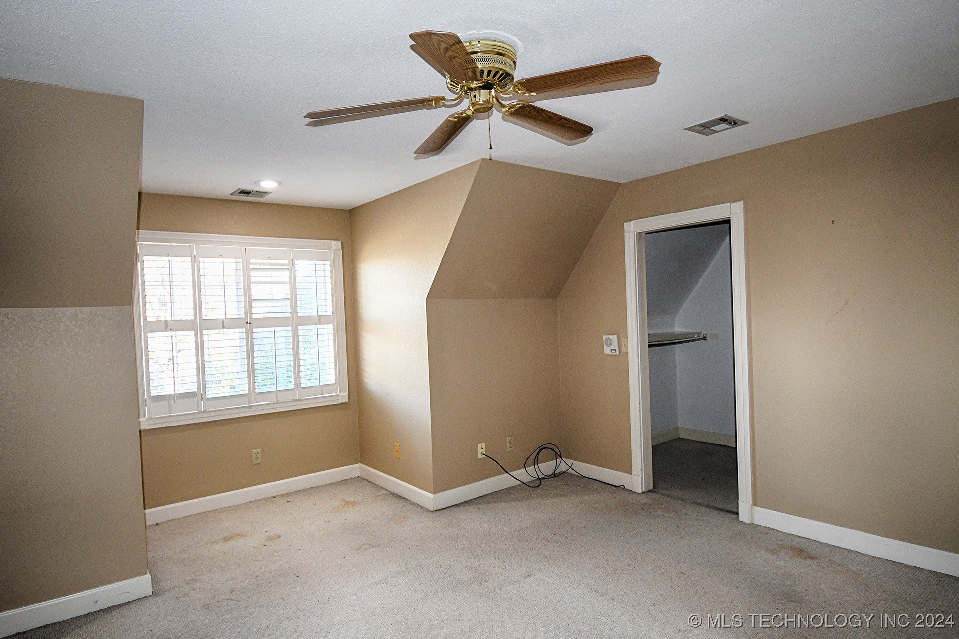 400 E Taylor Drive Property Photo 14