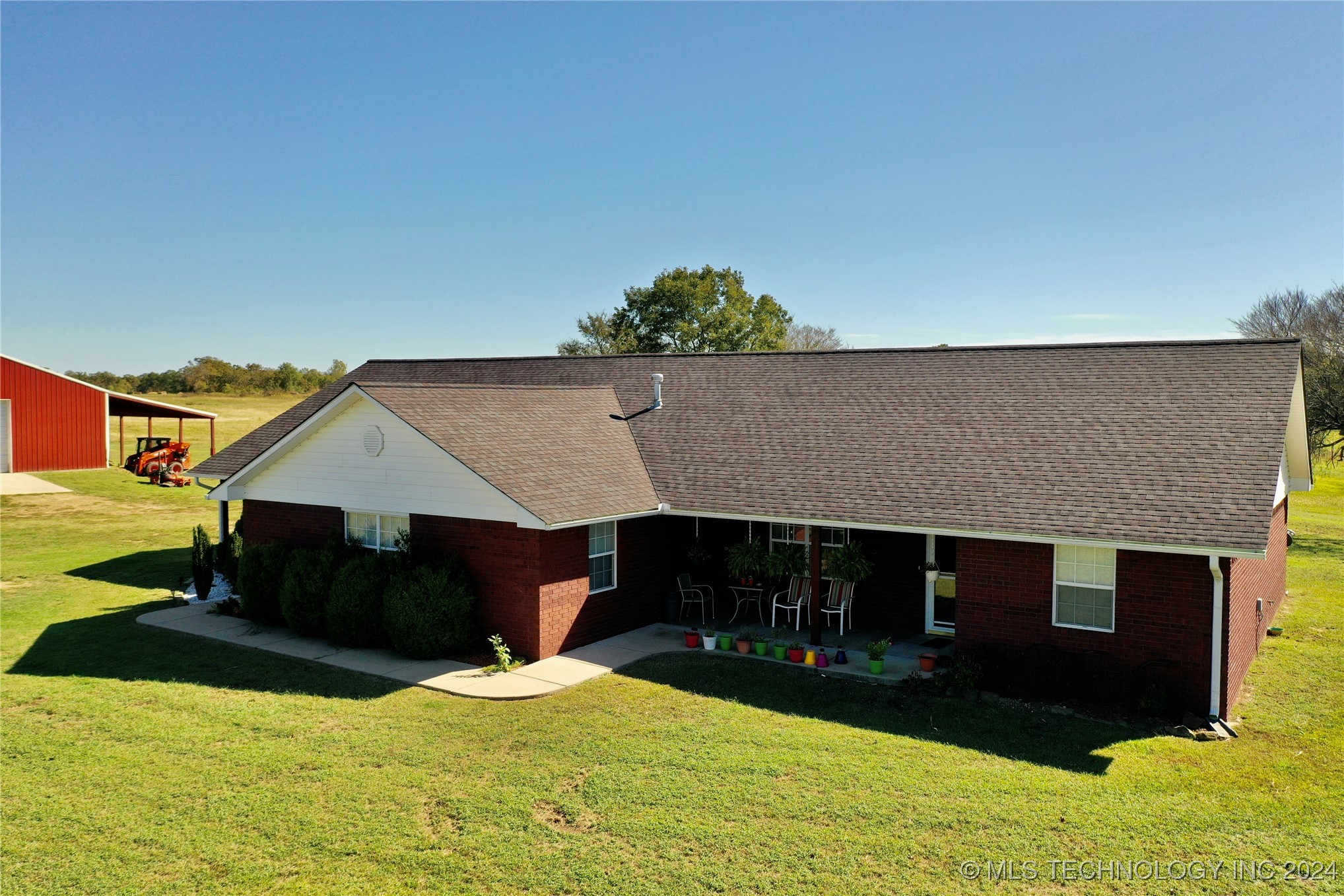 405362 E 1235 Property Photo 3