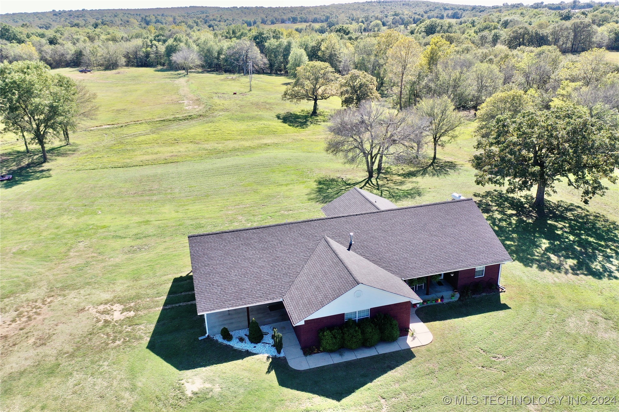 405362 E 1235 Property Photo 5