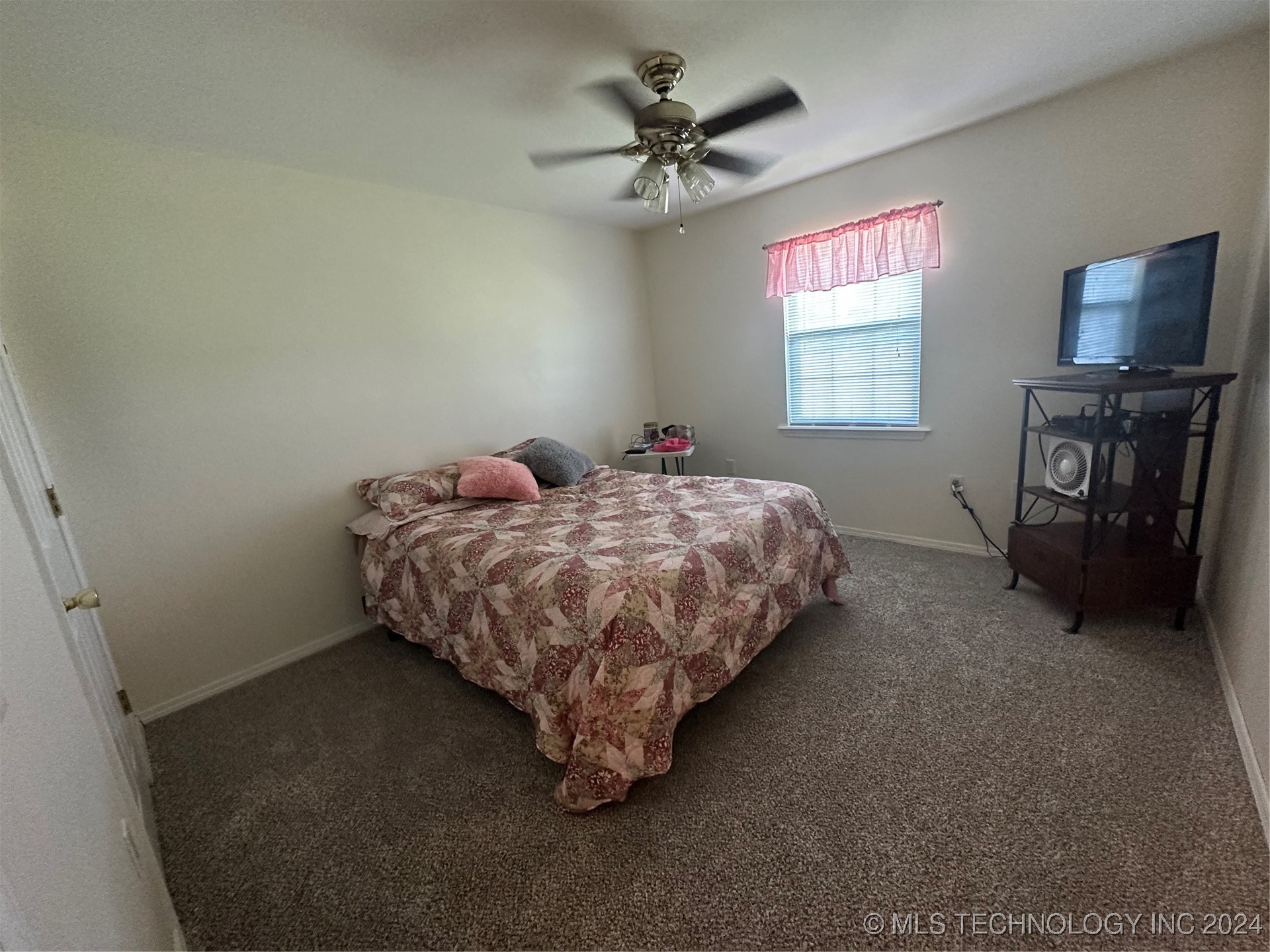 405362 E 1235 Property Photo 23