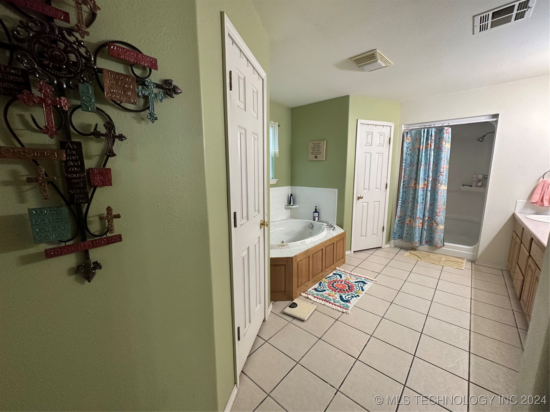 405362 E 1235 Property Photo 29