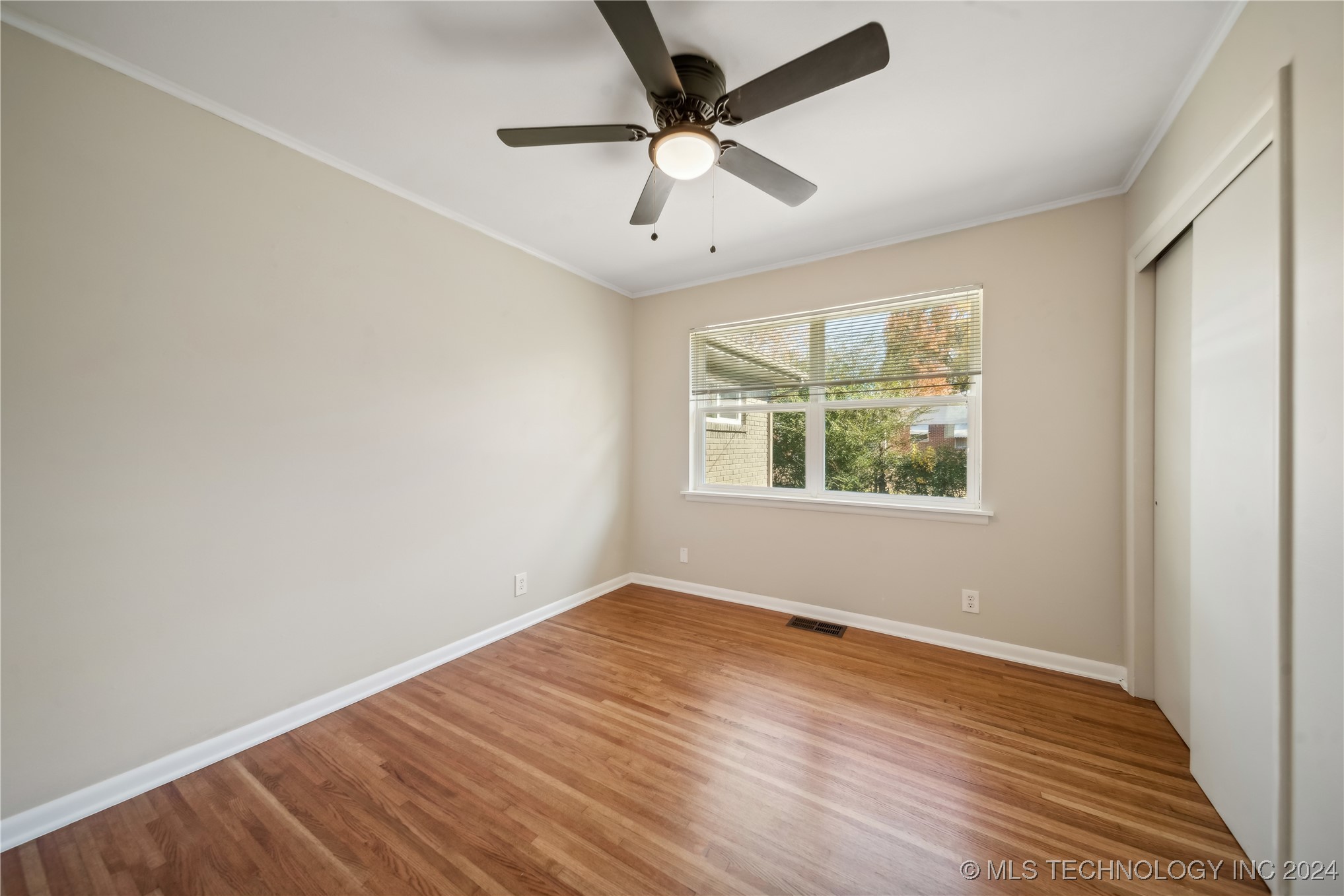 5239 S New Haven Avenue Property Photo 20