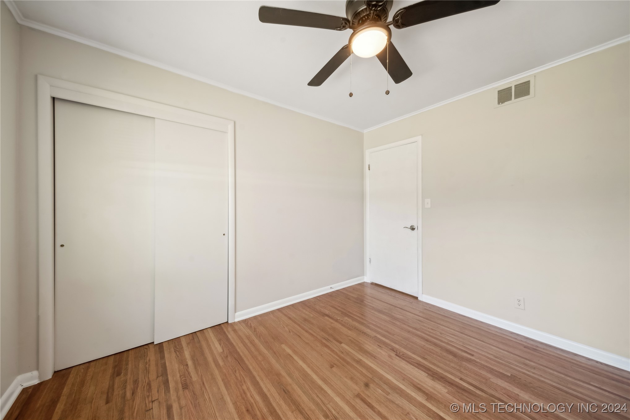 5239 S New Haven Avenue Property Photo 21