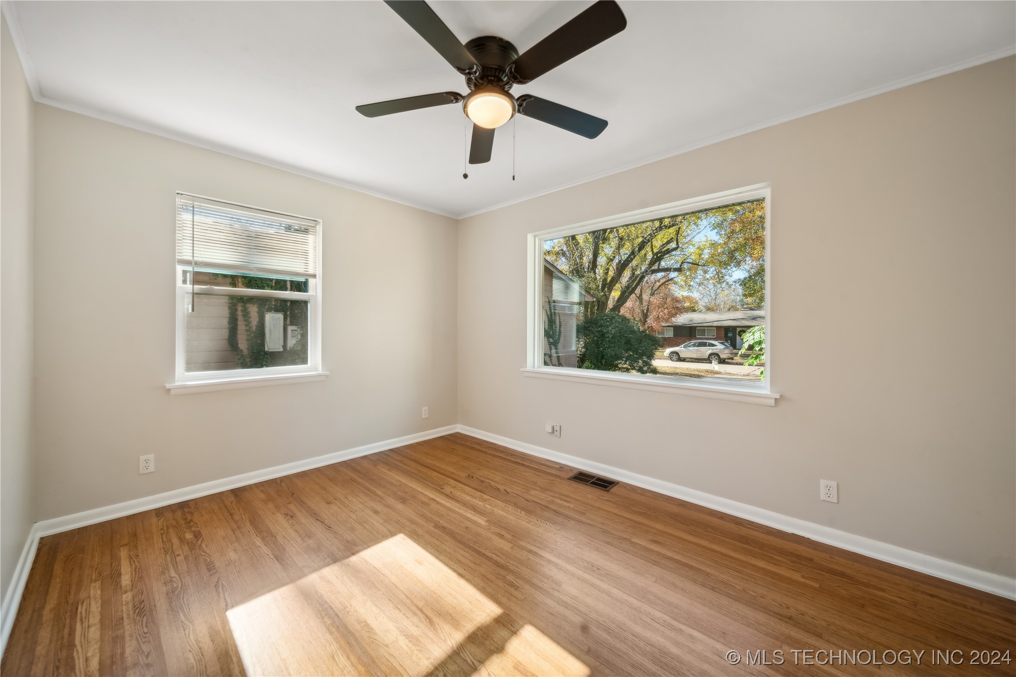 5239 S New Haven Avenue Property Photo 23