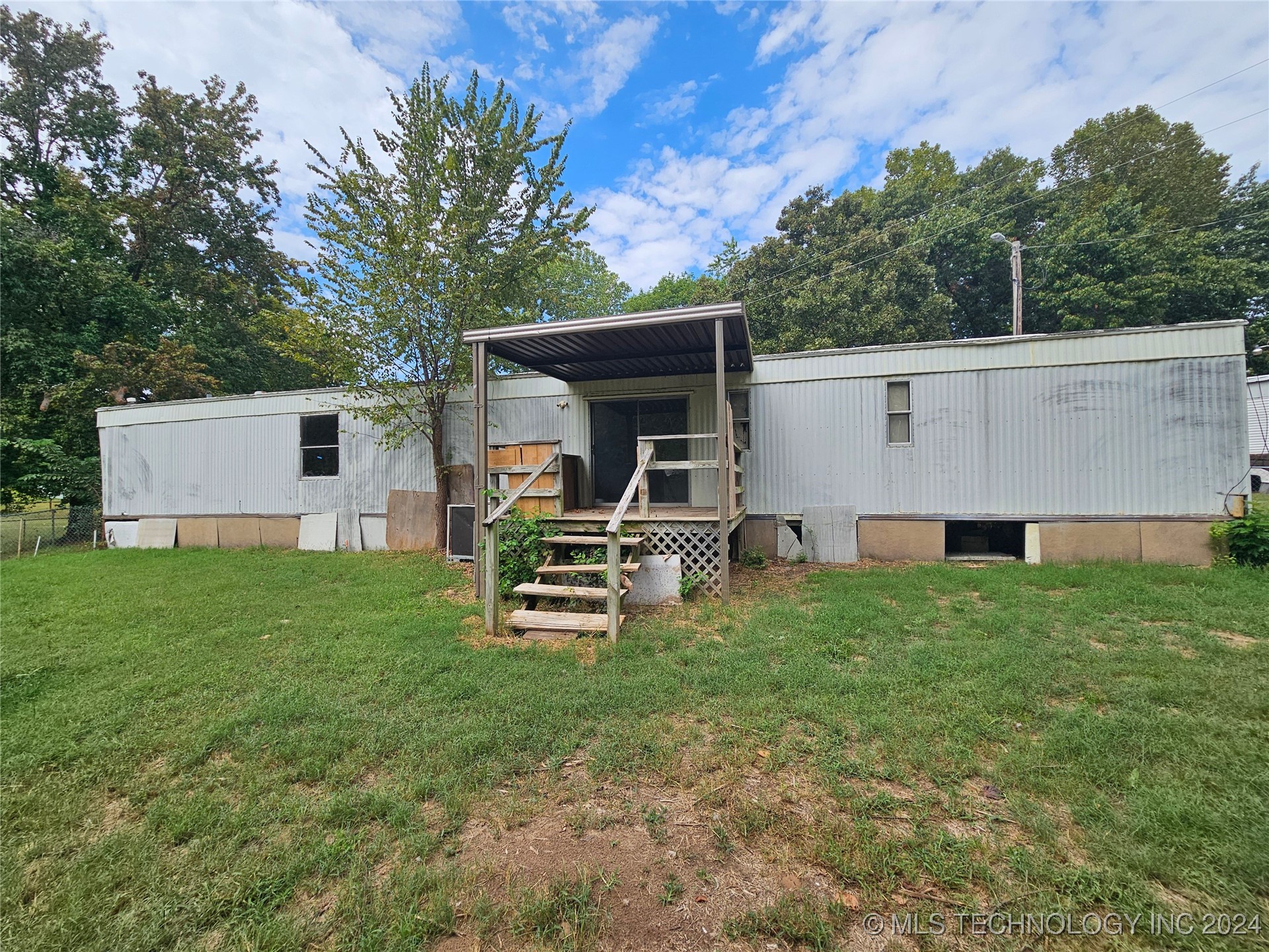 1239 E Old Keystone Road Property Photo 3