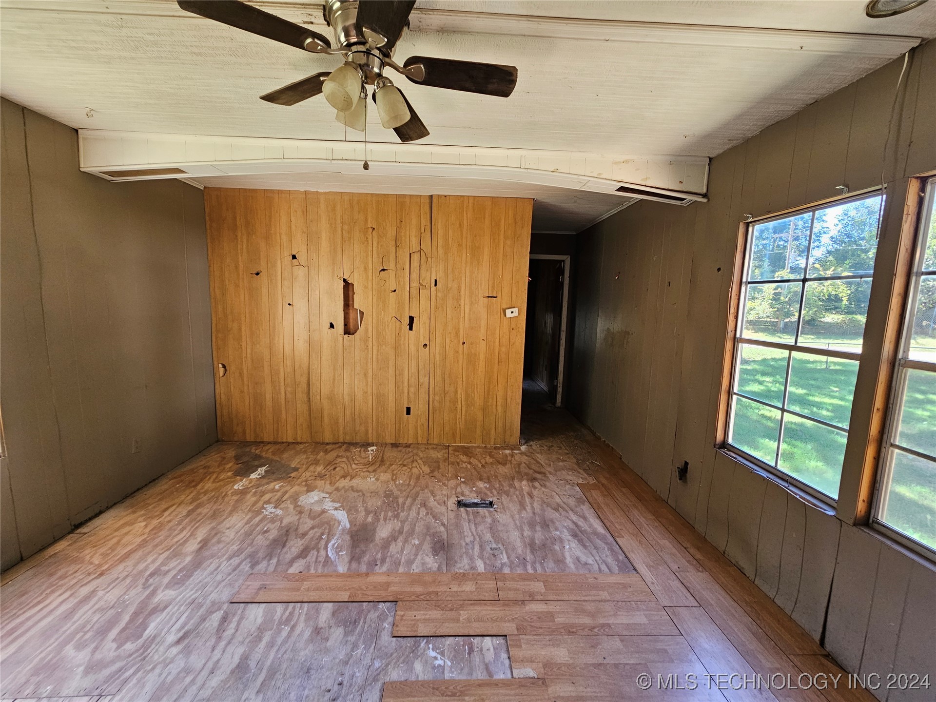 1239 E Old Keystone Road Property Photo 4