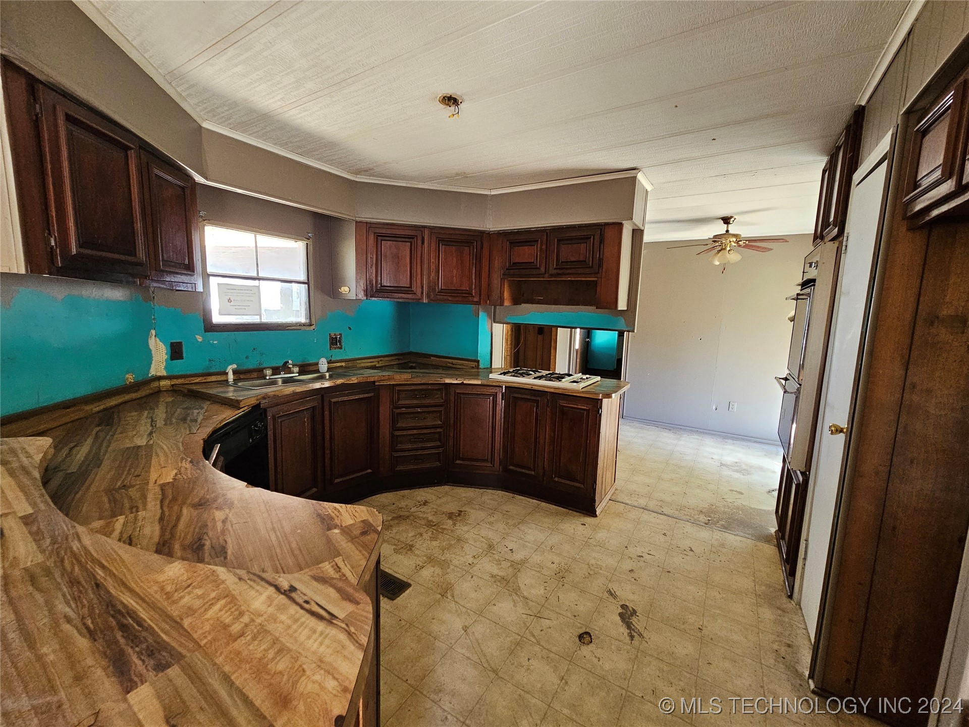 1239 E Old Keystone Road Property Photo 8