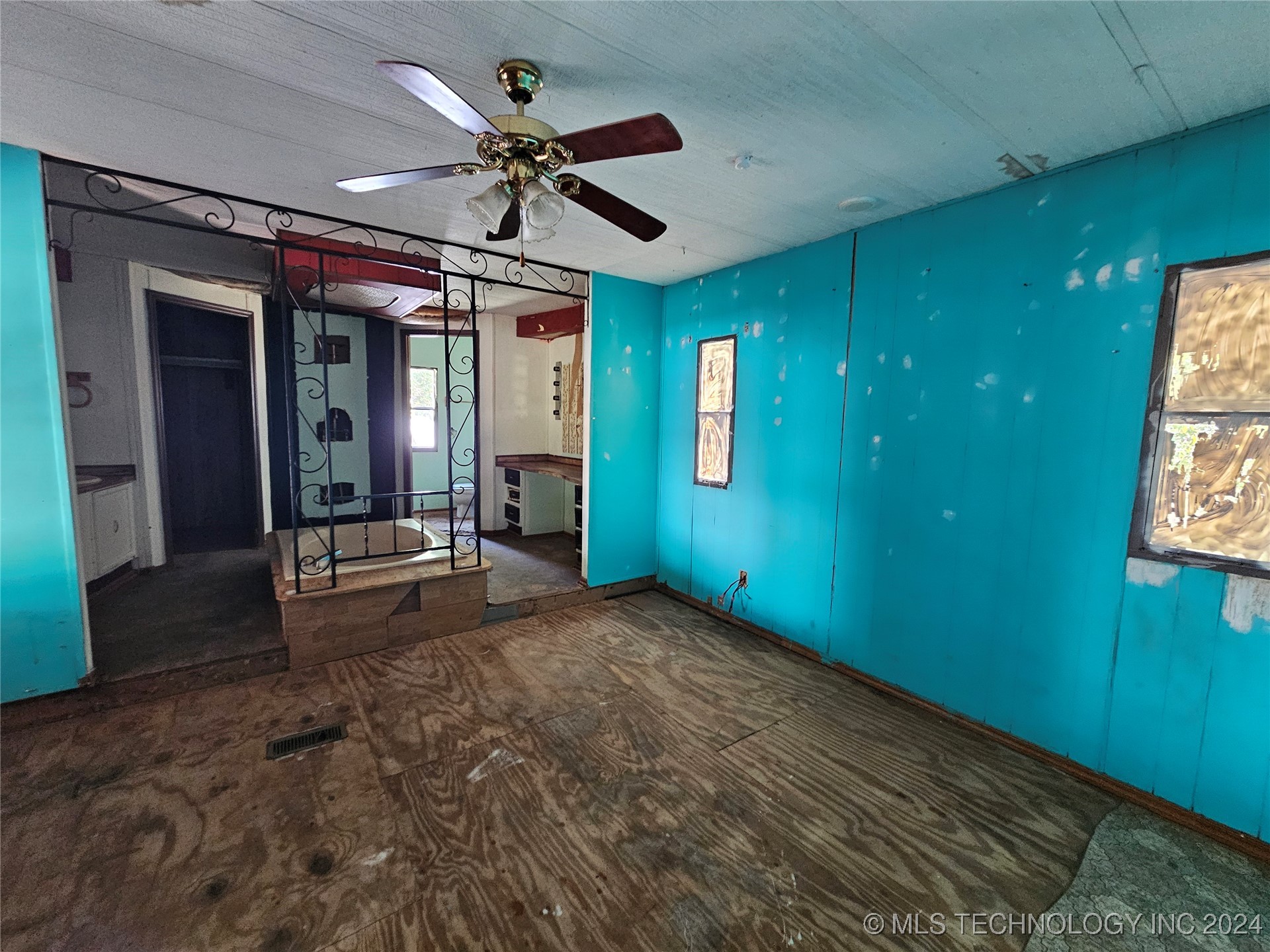 1239 E Old Keystone Road Property Photo 13
