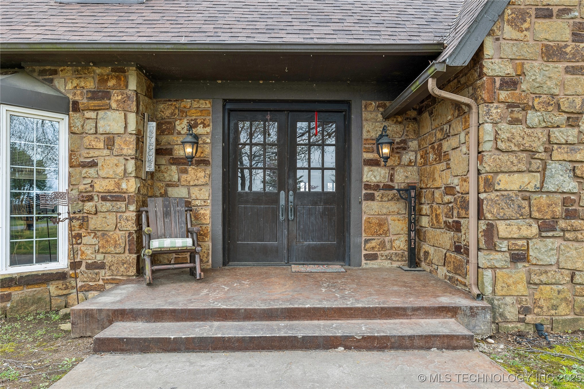 7133 S 425 Road Property Photo 5