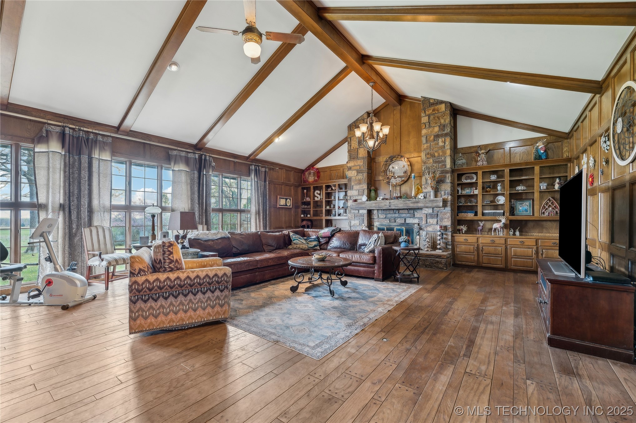 7133 S 425 Road Property Photo 8
