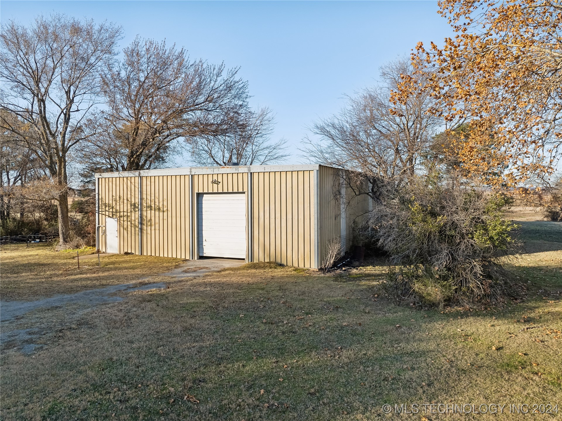 7133 S 425 Road Property Photo 40