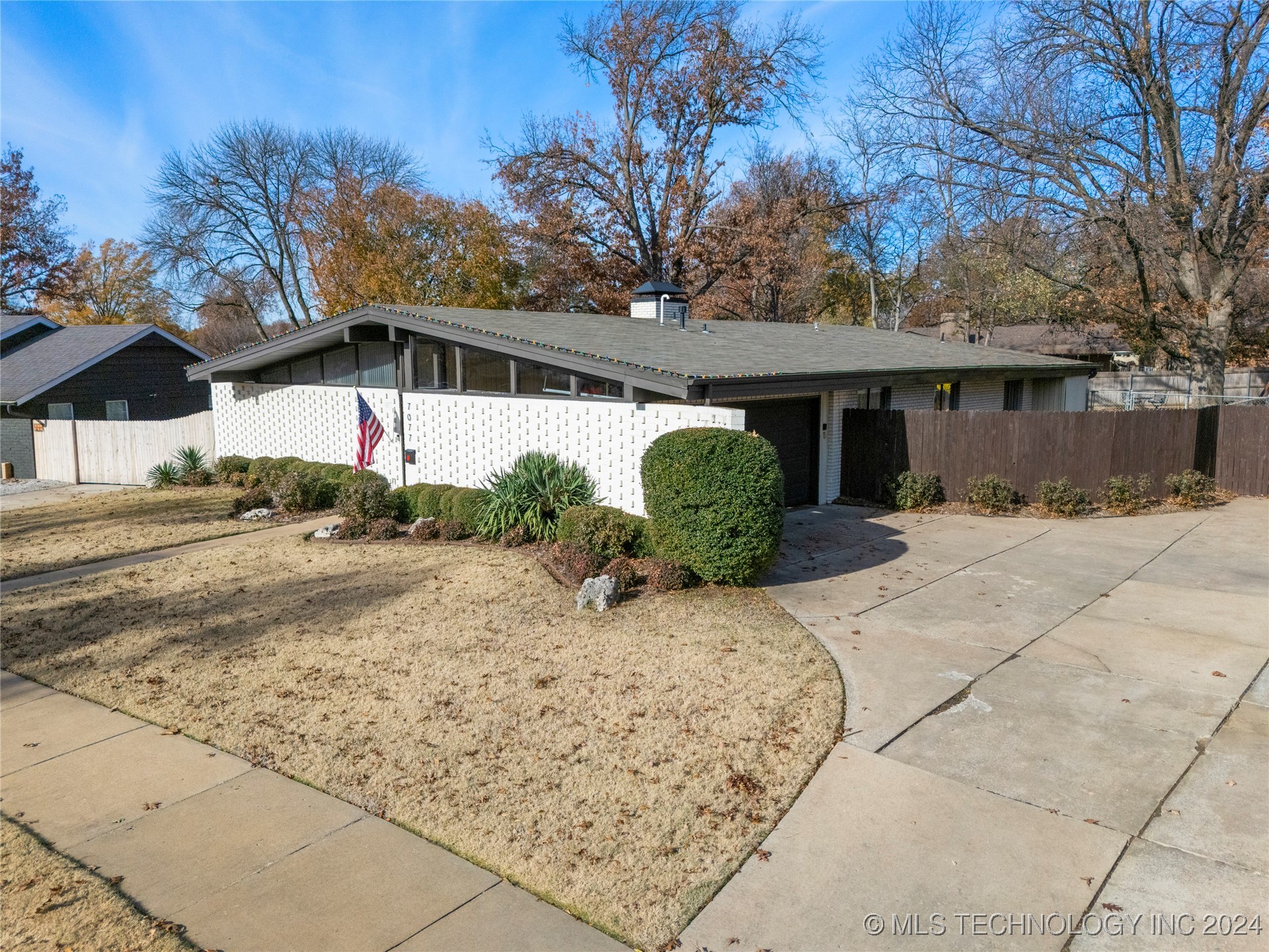 7077 E 53rd Street Property Photo 5