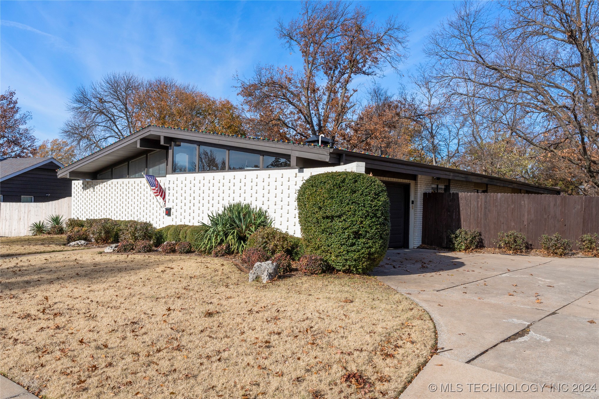 7077 E 53rd Street Property Photo 7
