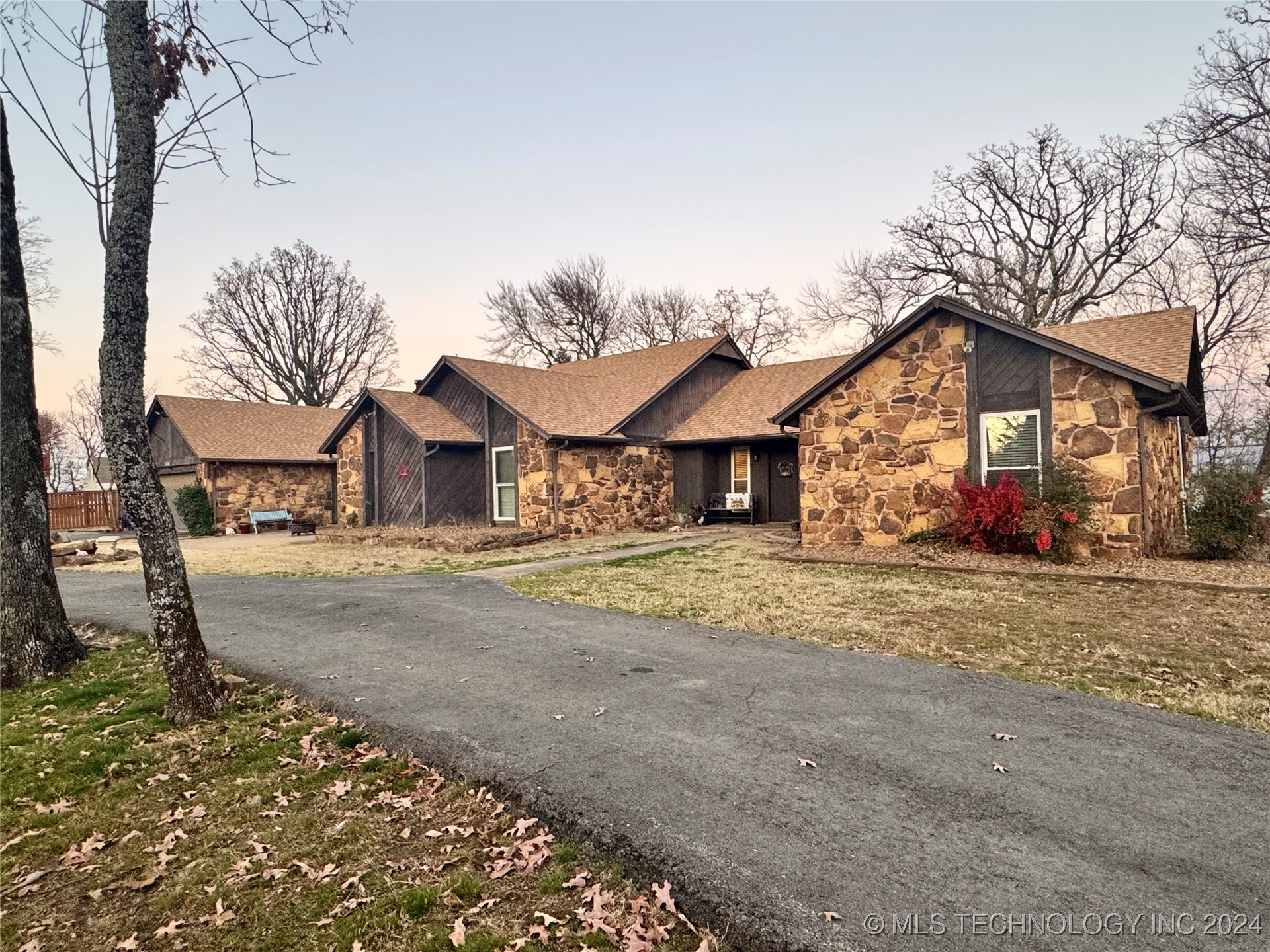 7750 River Ridge Road Property Photo 2