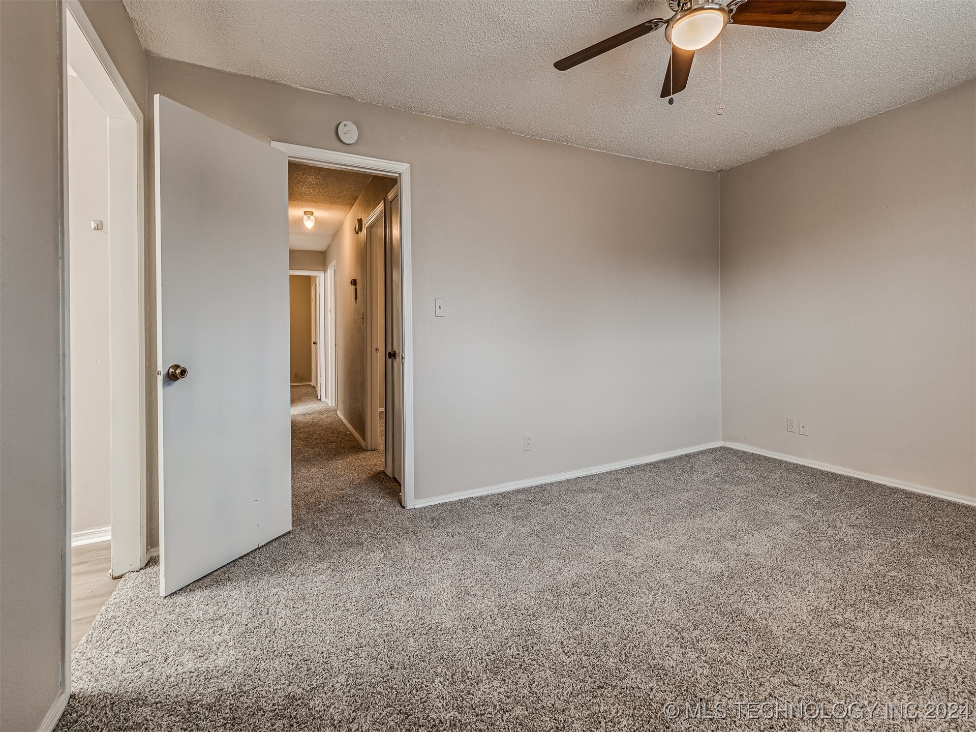 2505 W Washington Place Property Photo 22