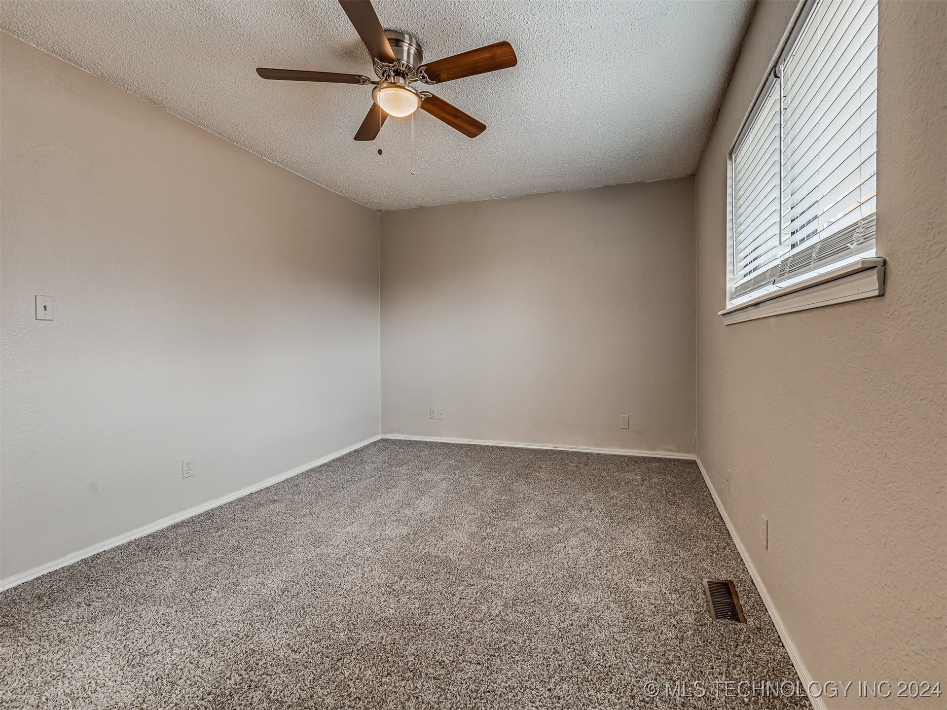 2505 W Washington Place Property Photo 23