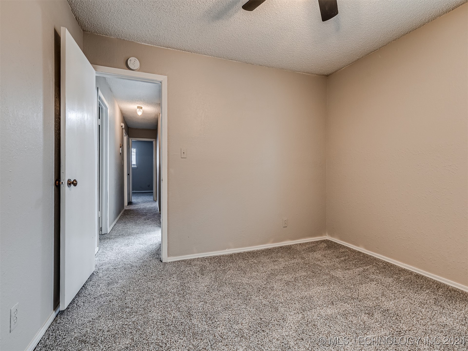 2505 W Washington Place Property Photo 35