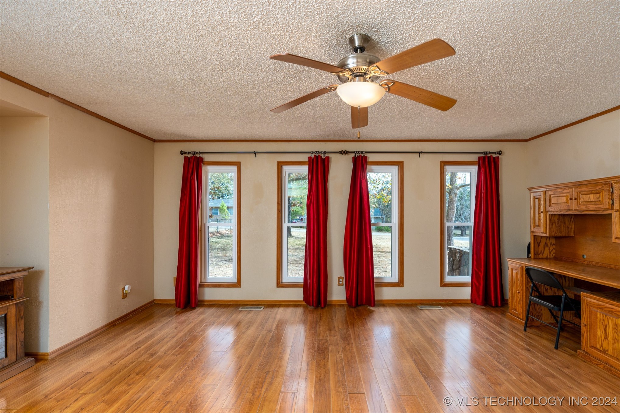 1002 S D And H Street Property Photo 11