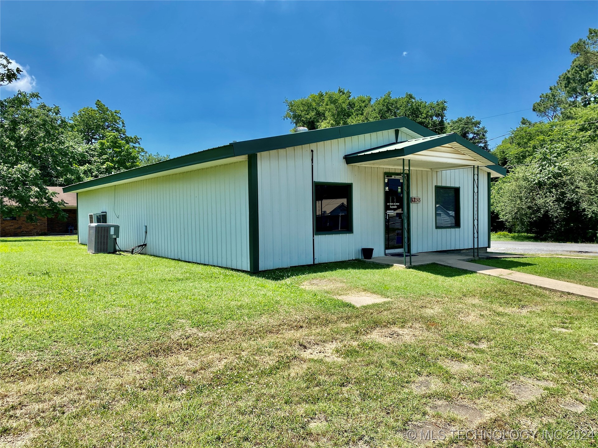 245 S Main Property Photo