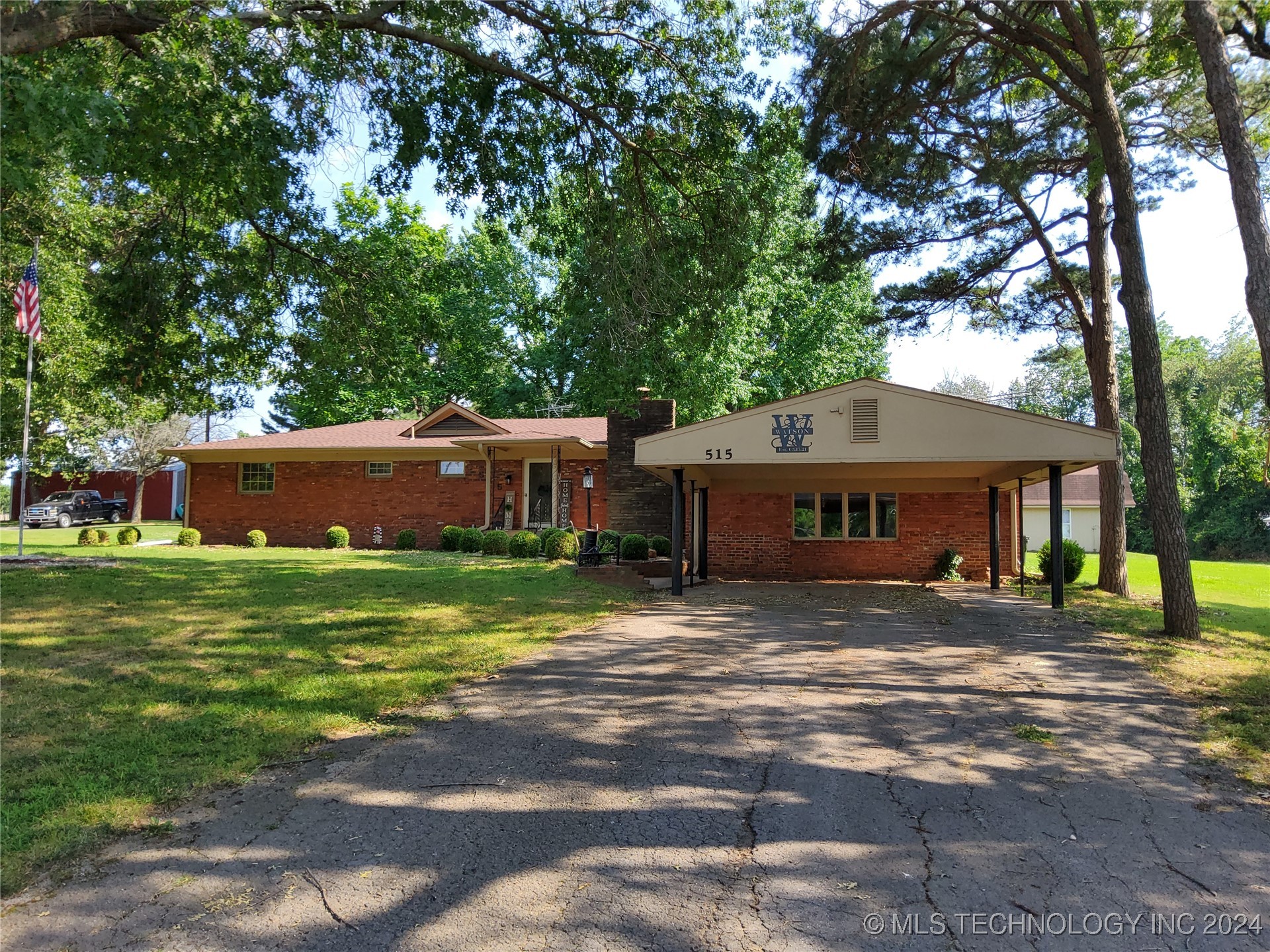 515 E South Avenue Property Photo 3
