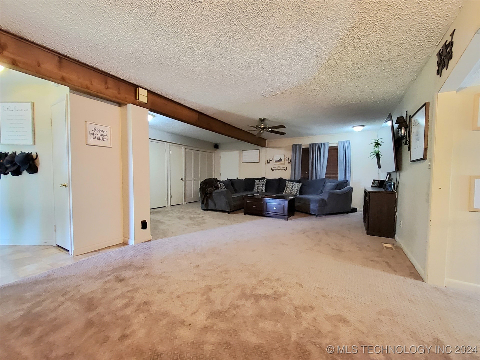 515 E South Avenue Property Photo 6