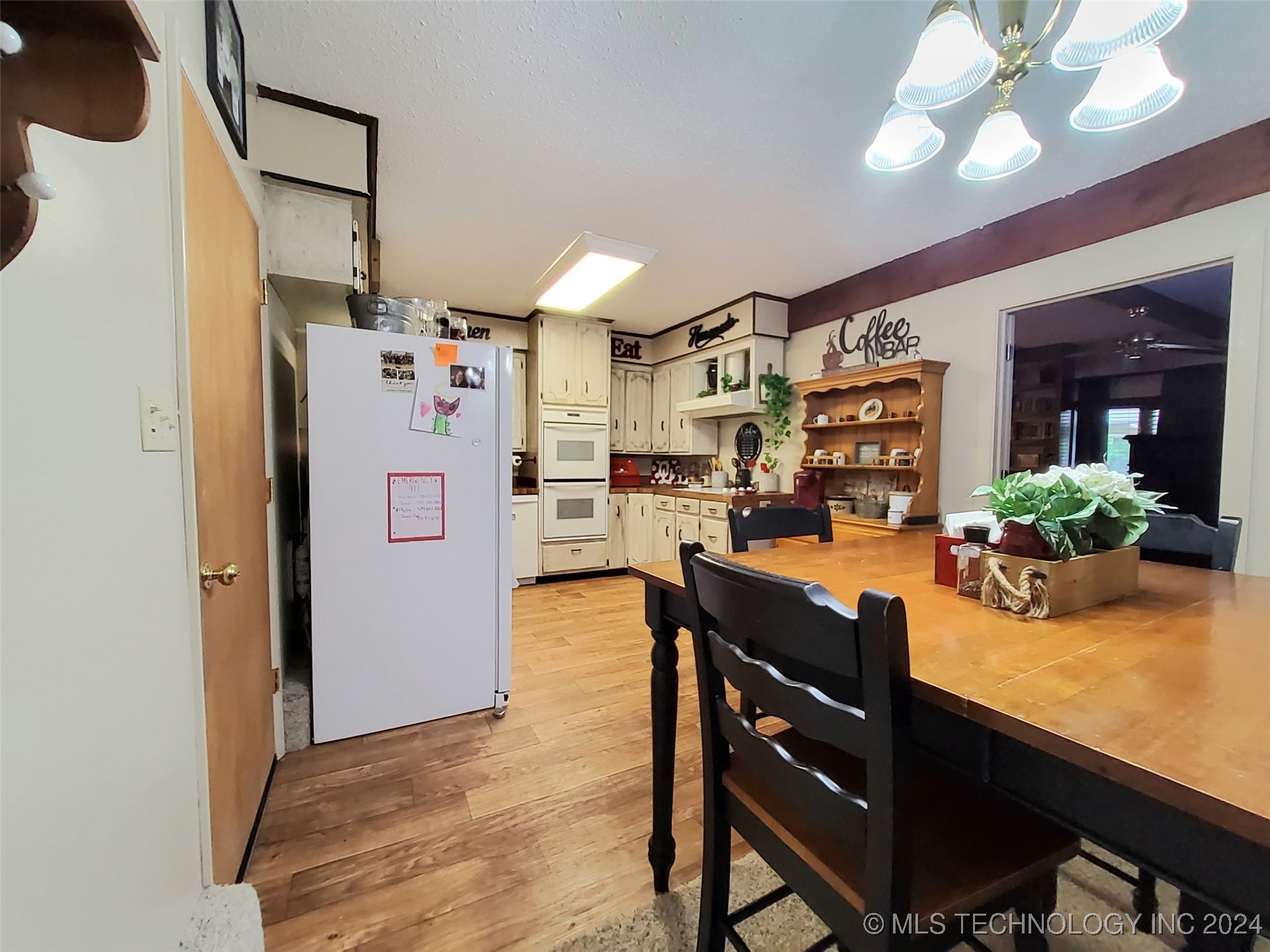 515 E South Avenue Property Photo 17