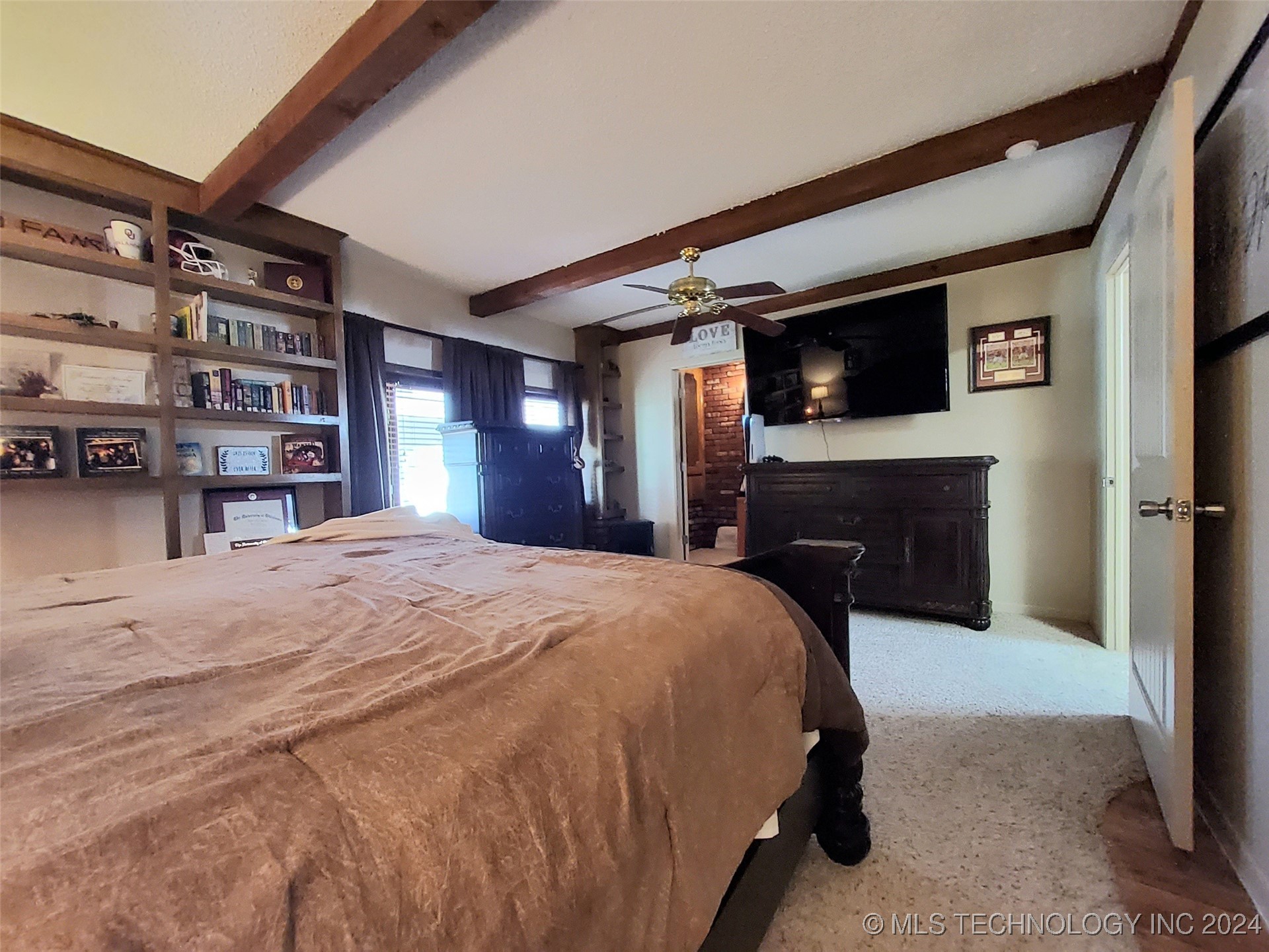 515 E South Avenue Property Photo 25