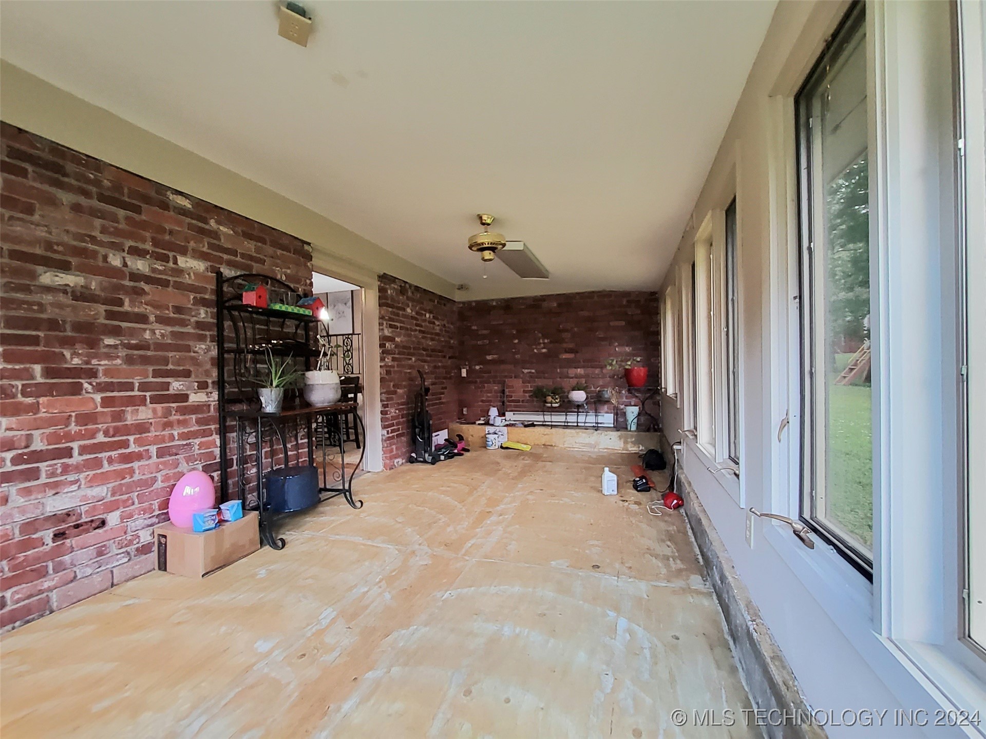 515 E South Avenue Property Photo 27