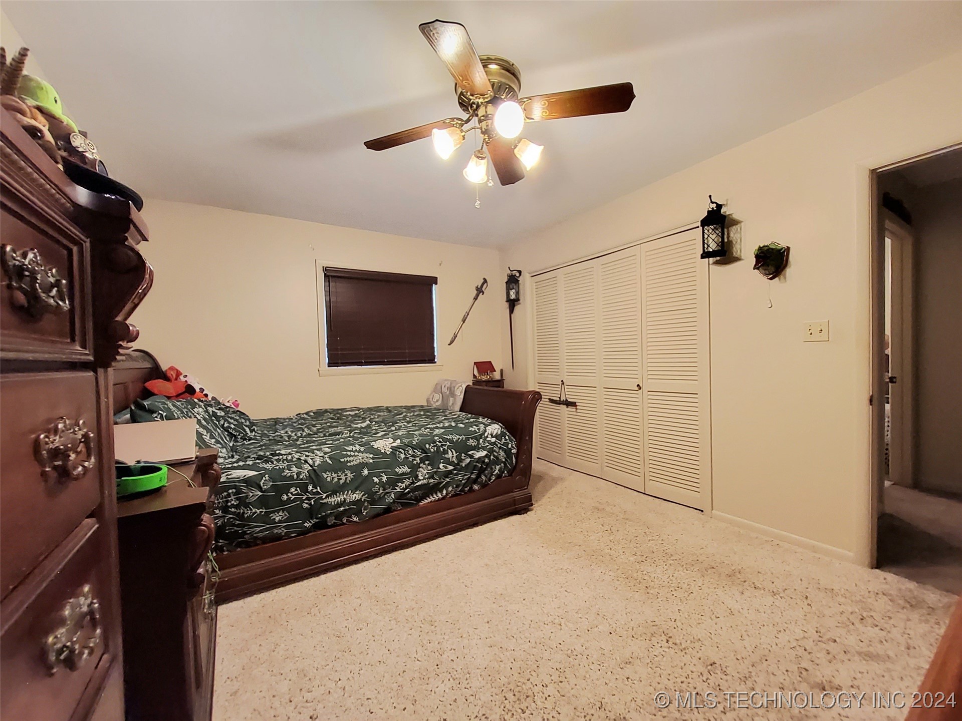 515 E South Avenue Property Photo 34