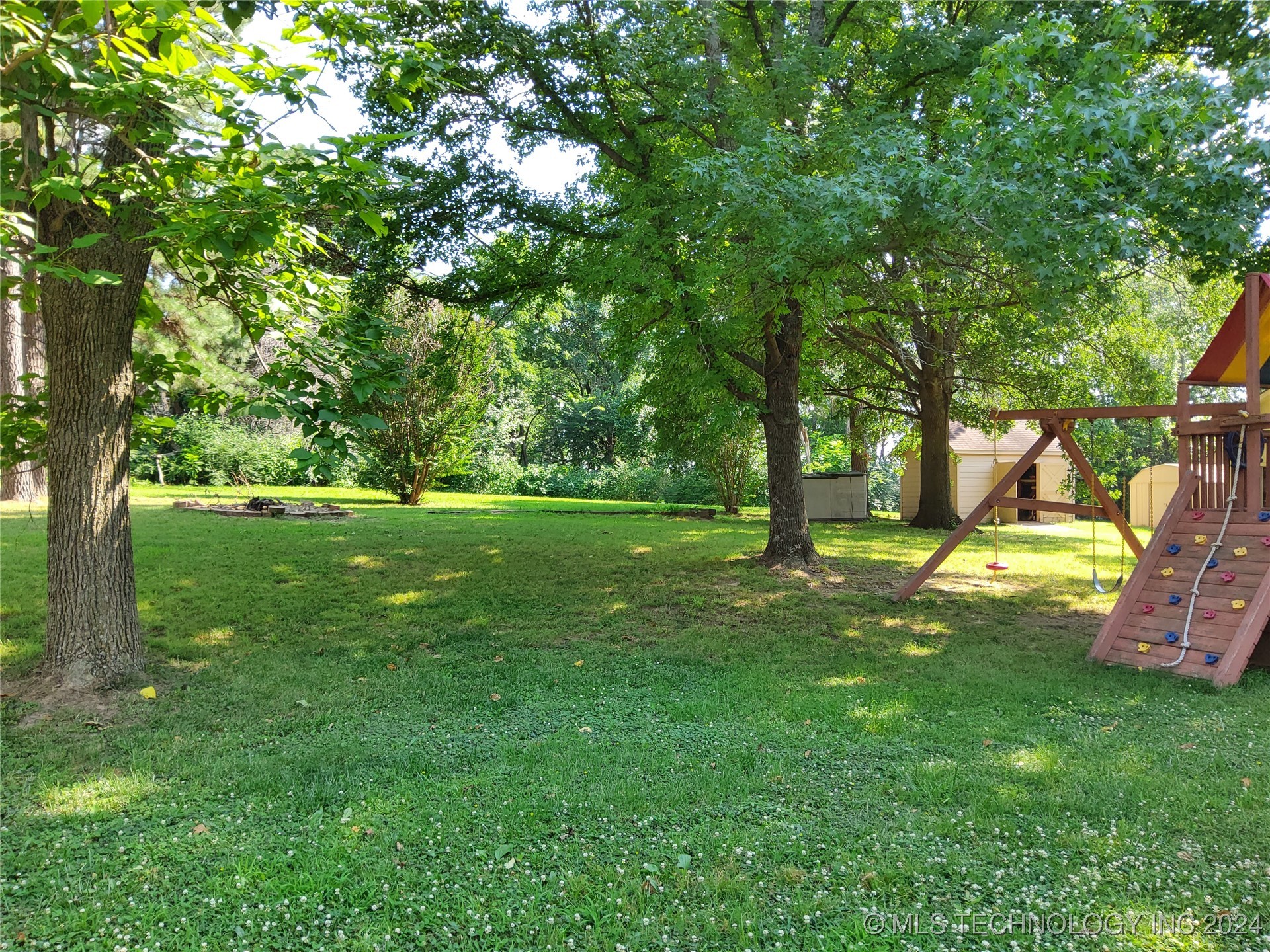 515 E South Avenue Property Photo 39