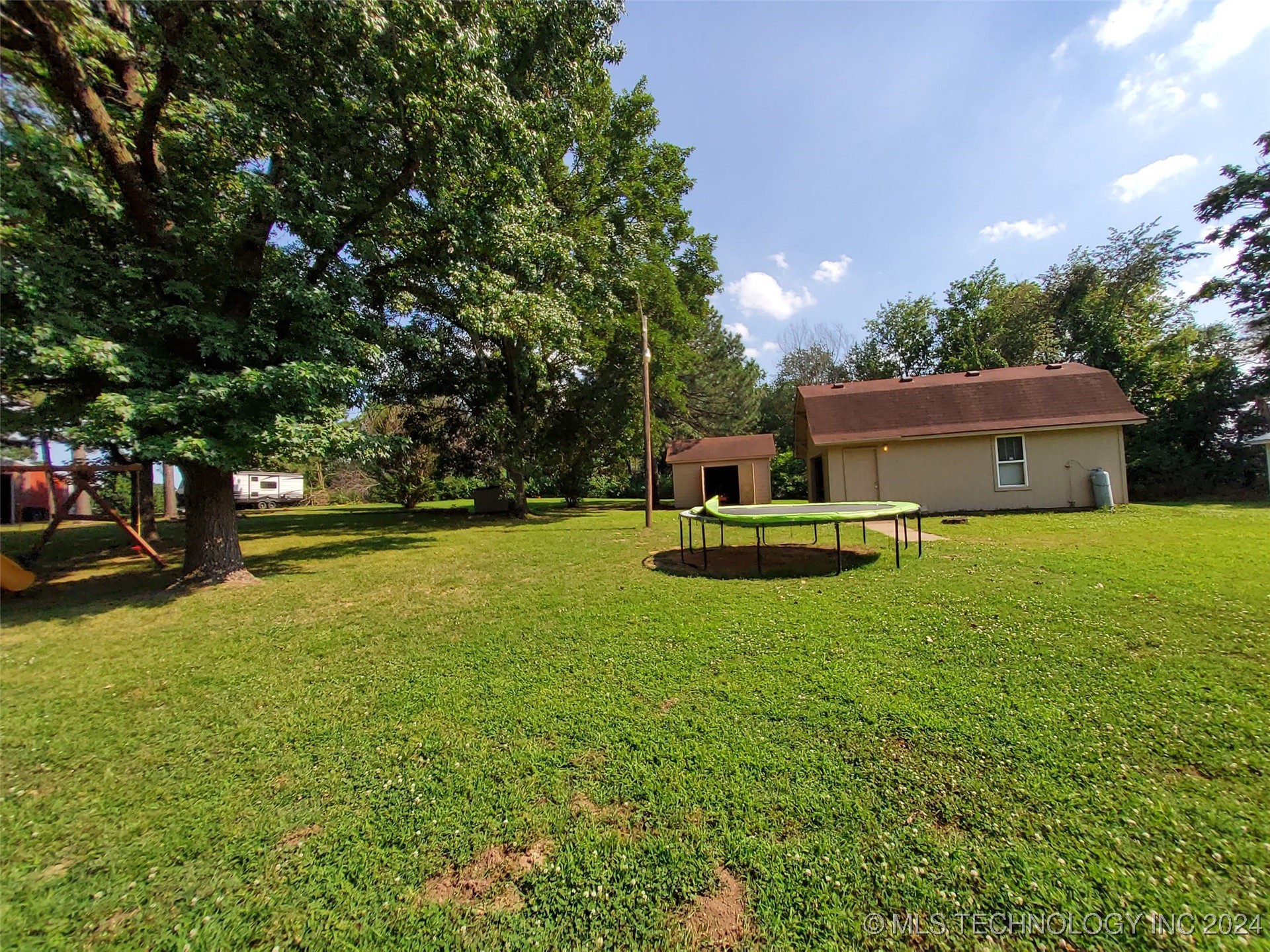 515 E South Avenue Property Photo 43
