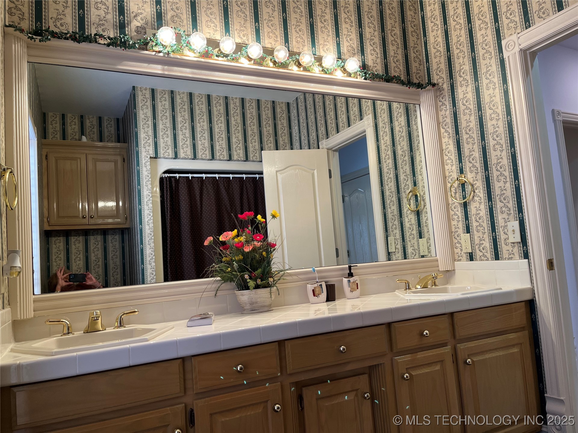 2111 Country Springs Street Property Photo 48