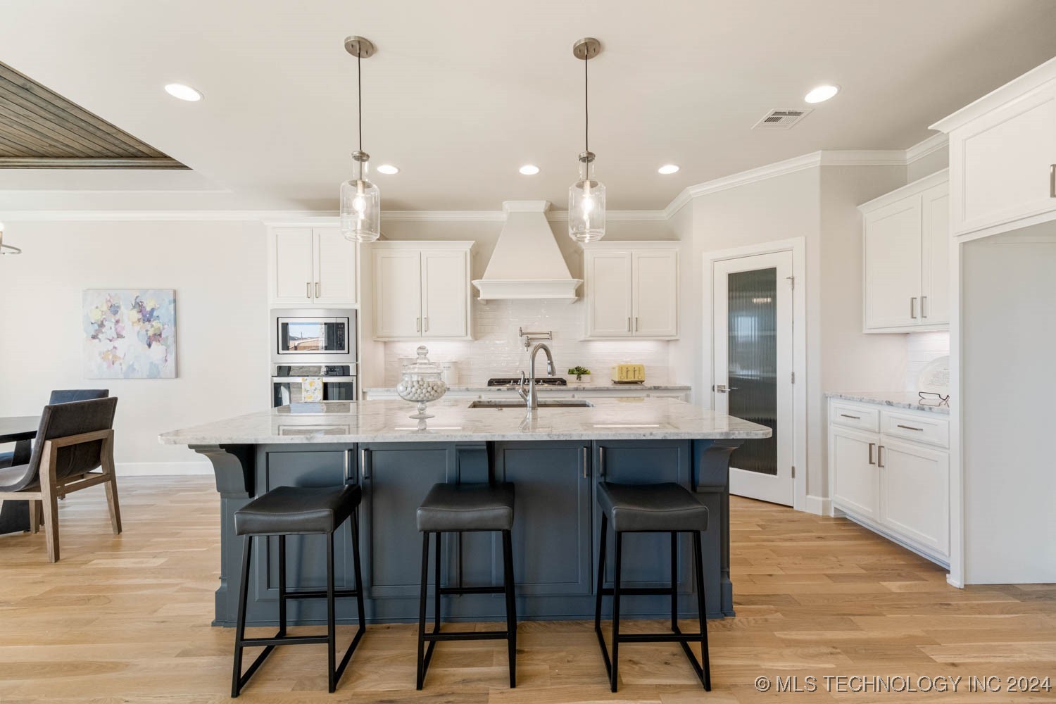 6601 S Fir Avenue Property Photo 14