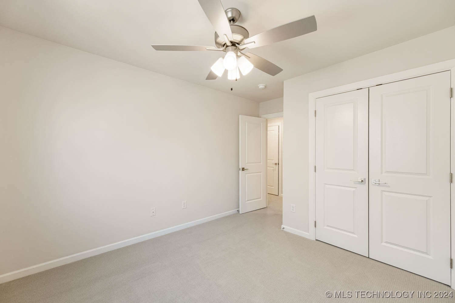 6601 S Fir Avenue Property Photo 33