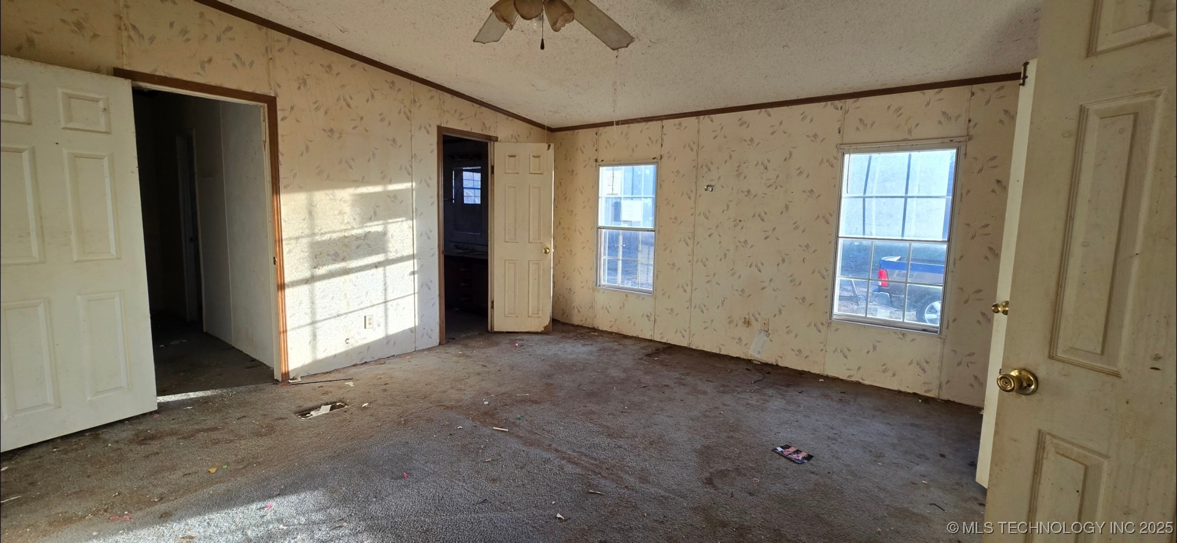 10713 W 61st Street S Property Photo 5