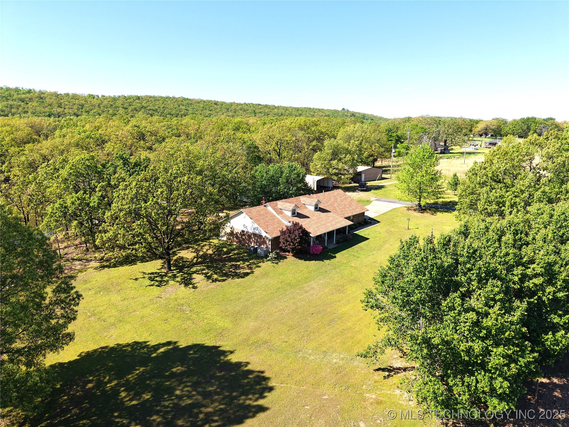 2103 W George Property Photo 2