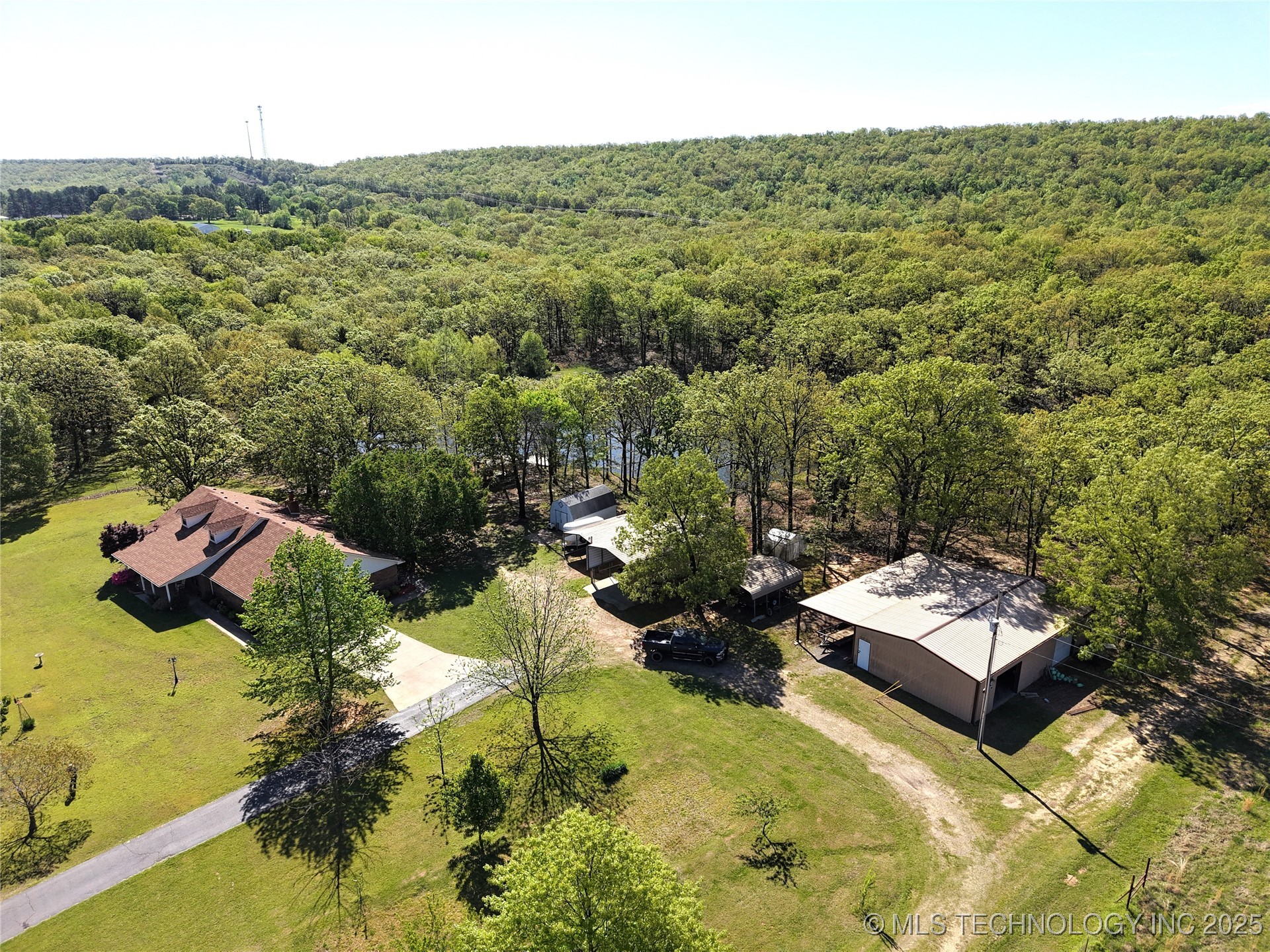 2103 W George Property Photo 3